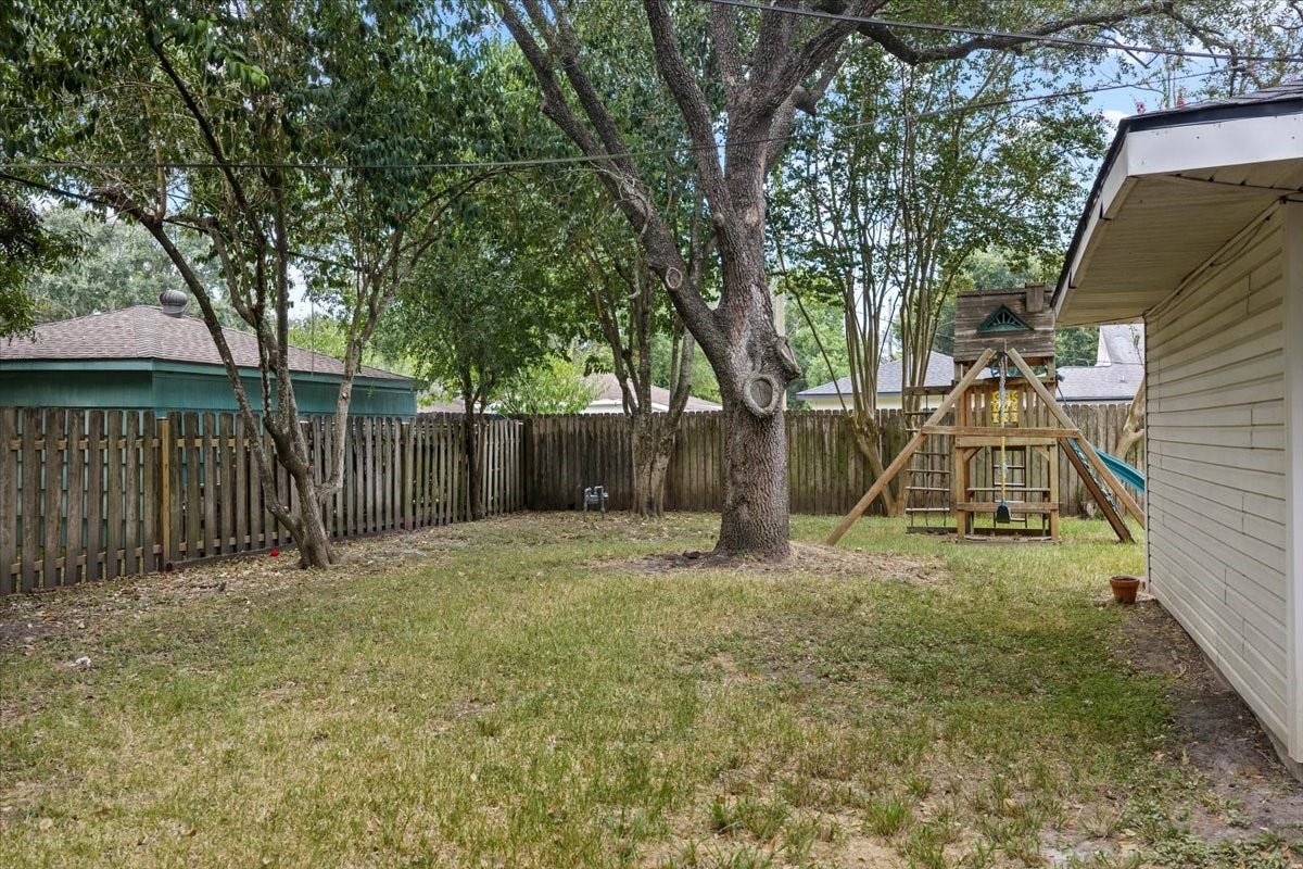 11510 Mullins Drive, Houston, TX 77035 Backyard