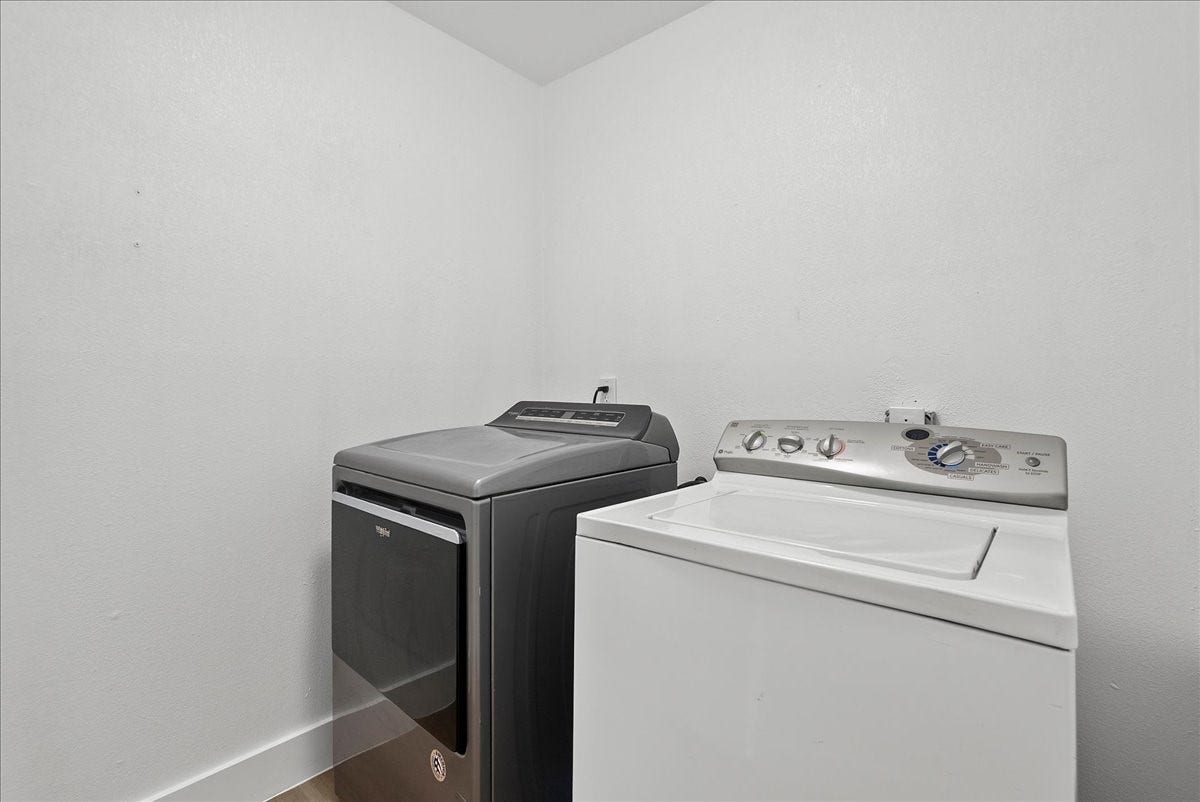 11510 Mullins Drive, Houston, TX 77035 Washer & Dryer
