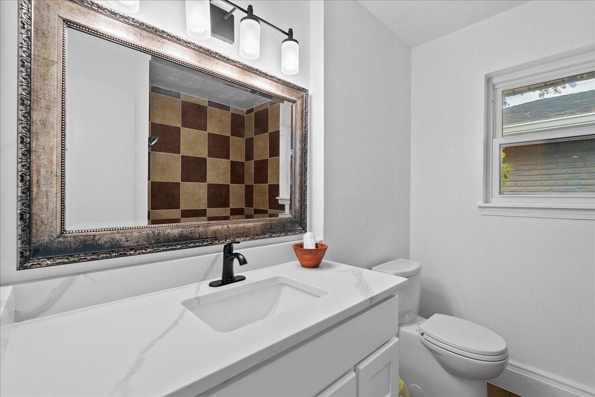 11510 Mullins Drive, Houston, TX 77035 Bathroom