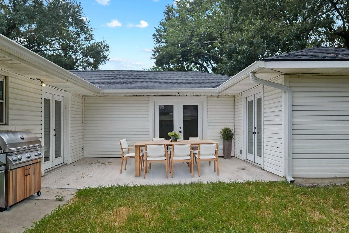 11510 Mullins Drive, Houston, TX 77035 virtual stages