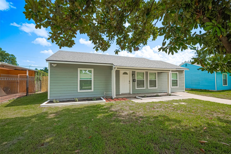 Property photo for 52 Penway Street, Houston, TX