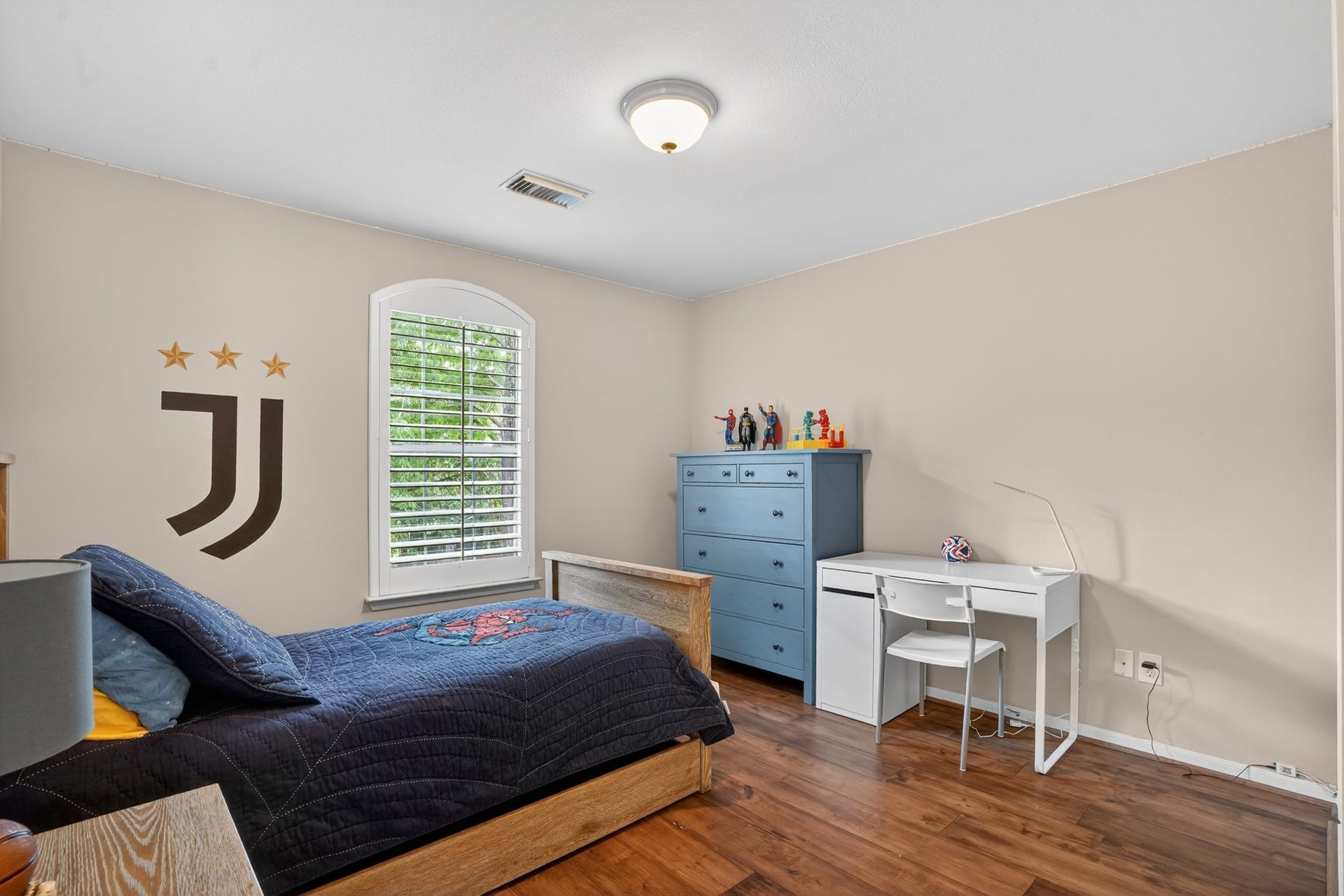 42 Crisp Morning Circle, The Woodlands, TX 77382 4th bedroom