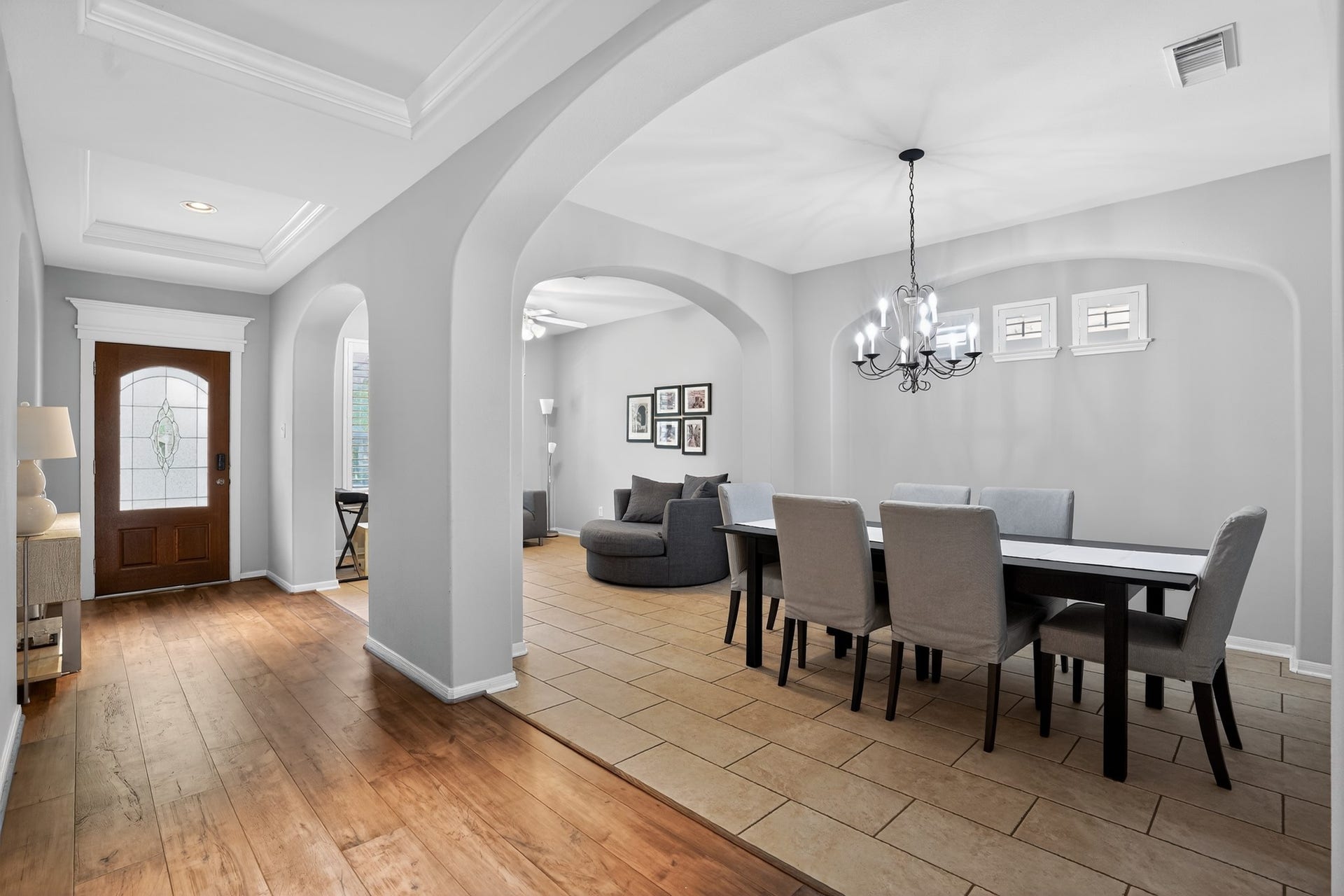 42 Crisp Morning Circle, The Woodlands, TX 77382 Formal living and dining room