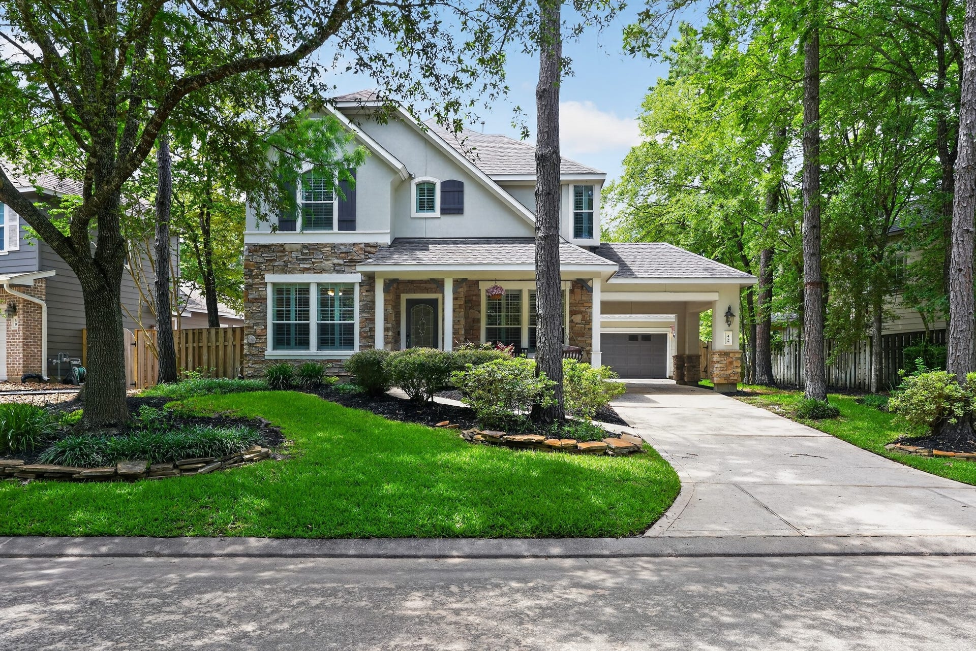42 Crisp Morning Circle, The Woodlands, TX 77382 Fabulous 5 bedroom home with gorgeous pool