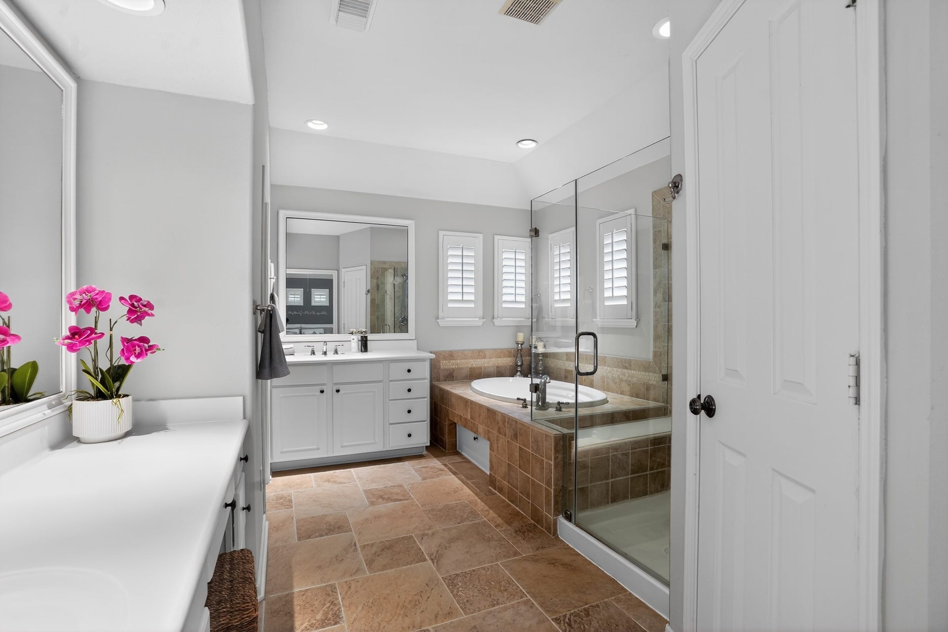 42 Crisp Morning Circle, The Woodlands, TX 77382 Master bath with separate shower and tub