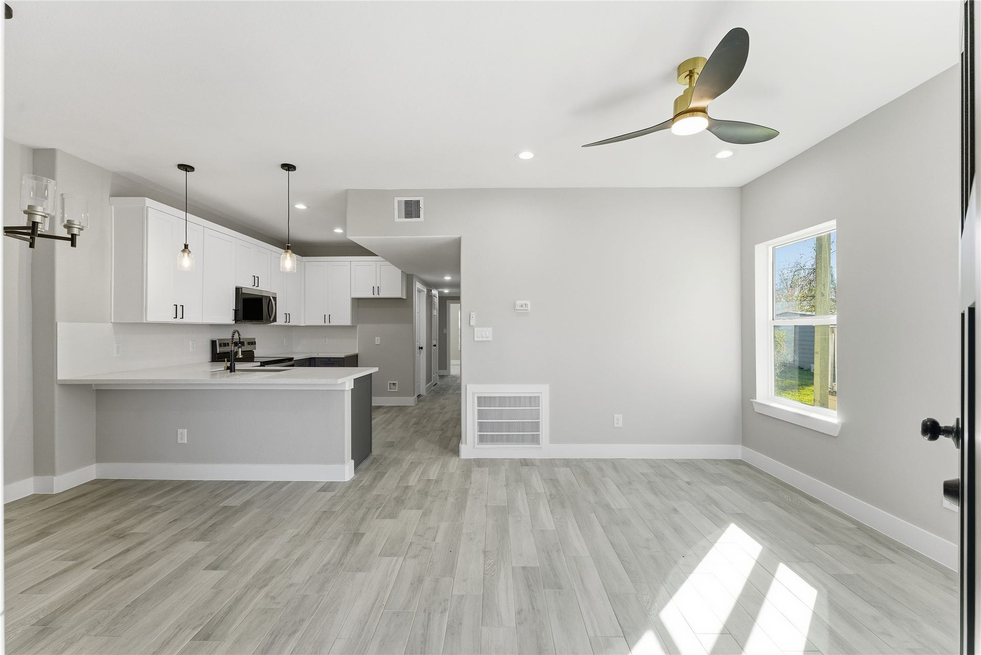9815 Tuffly Street, Houston, TX 77029 9815 Tuffly Street, Houston, TX 77029