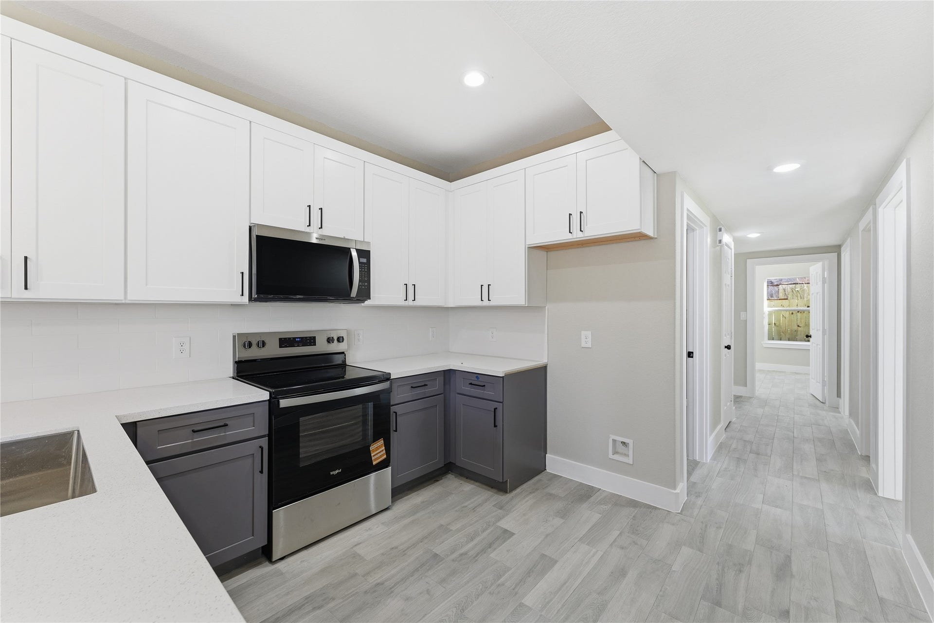 9815 Tuffly Street, Houston, TX 77029 9815 Tuffly Street, Houston, TX 77029