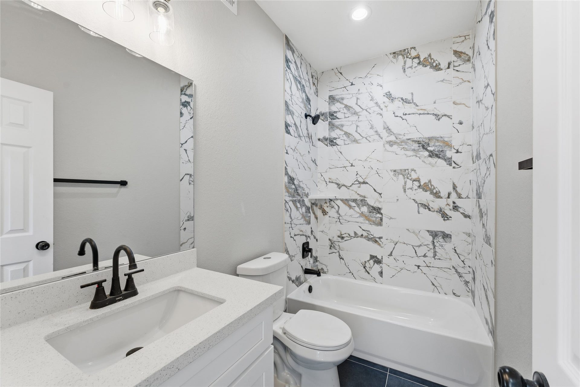 9815 Tuffly Street, Houston, TX 77029 9815 Tuffly Street, Houston, TX 77029