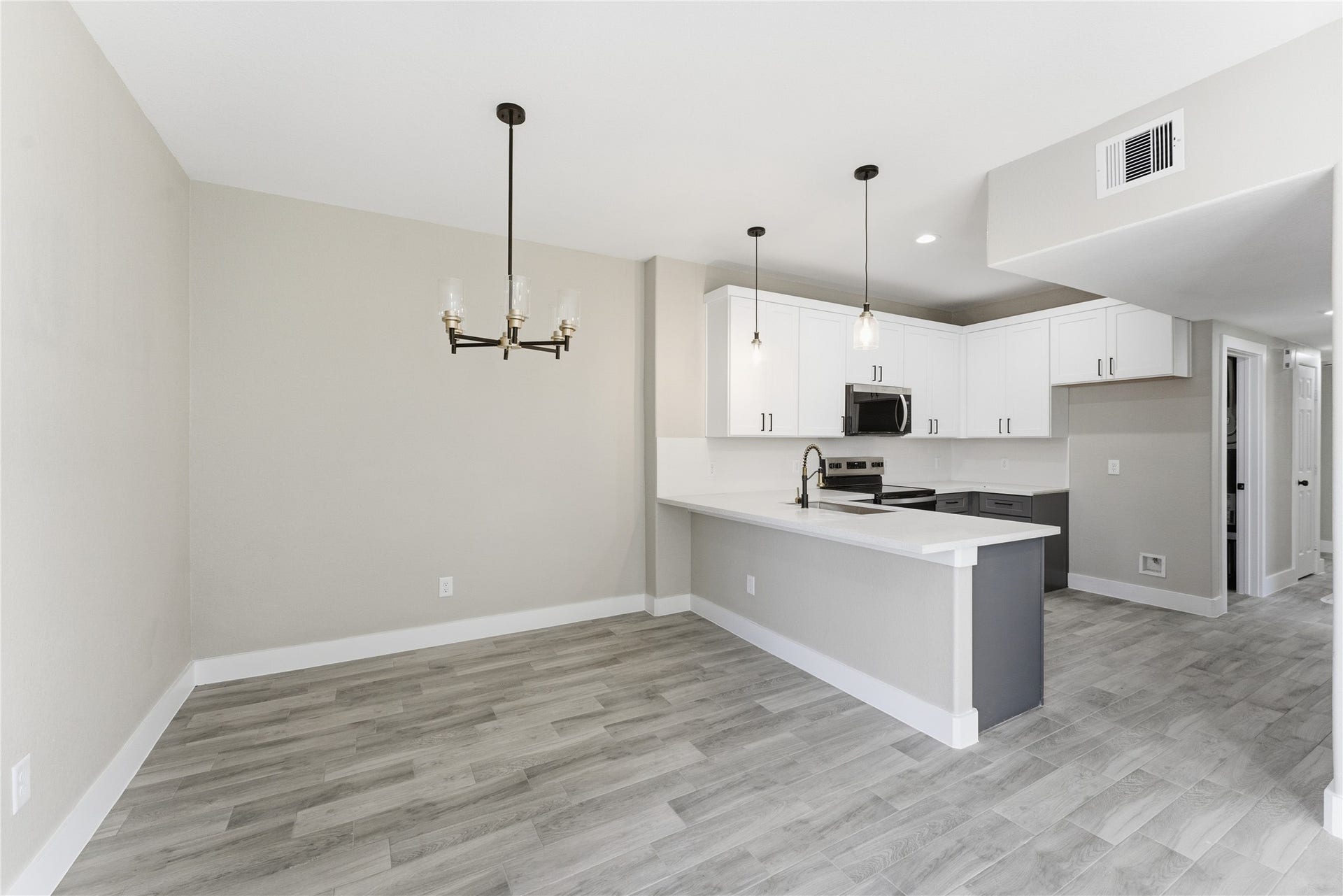 9815 Tuffly Street, Houston, TX 77029 9815 Tuffly Street, Houston, TX 77029