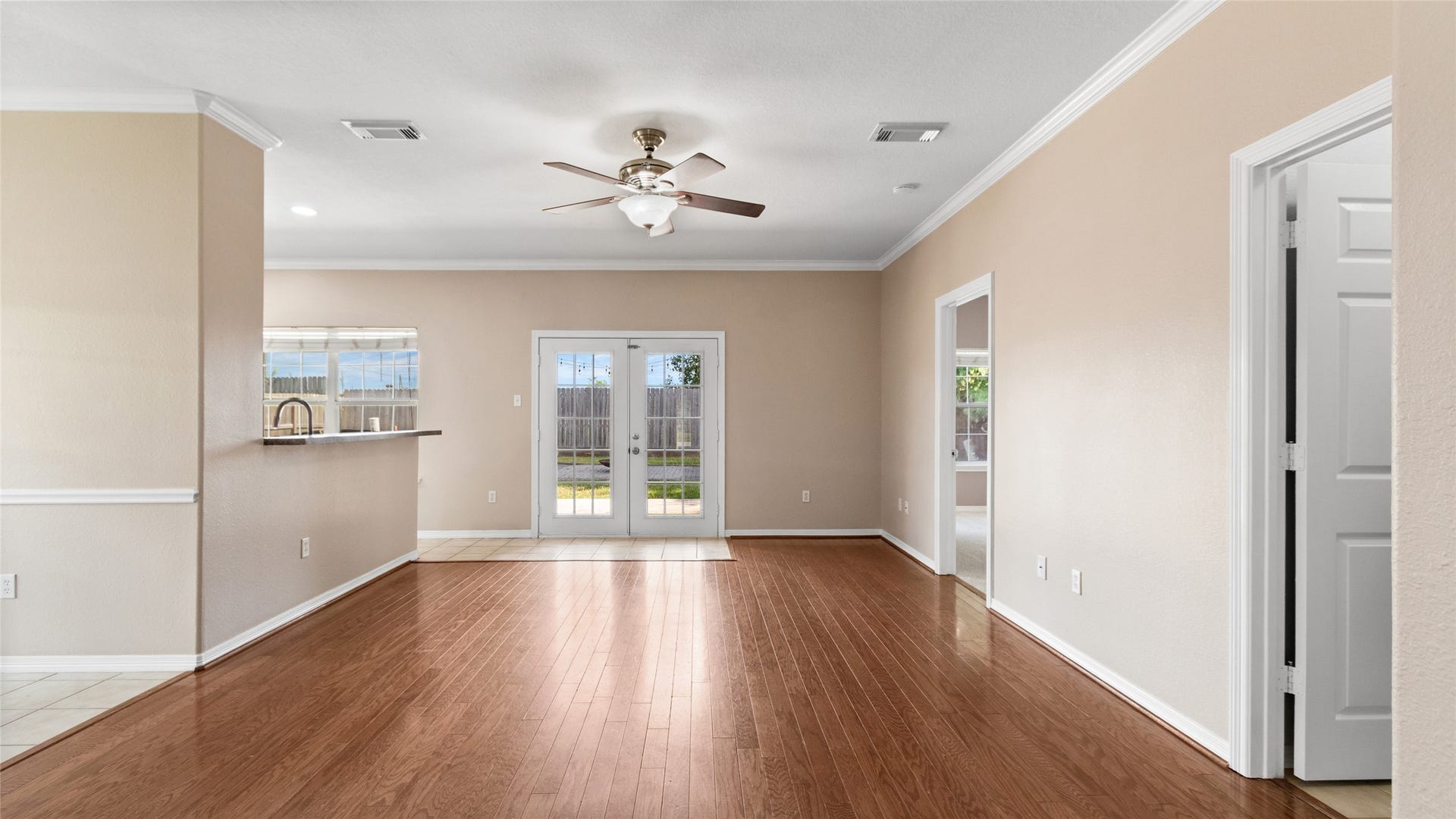 13318 Colton Lane, Santa Fe, TX 77510 View of Family Room from Entry