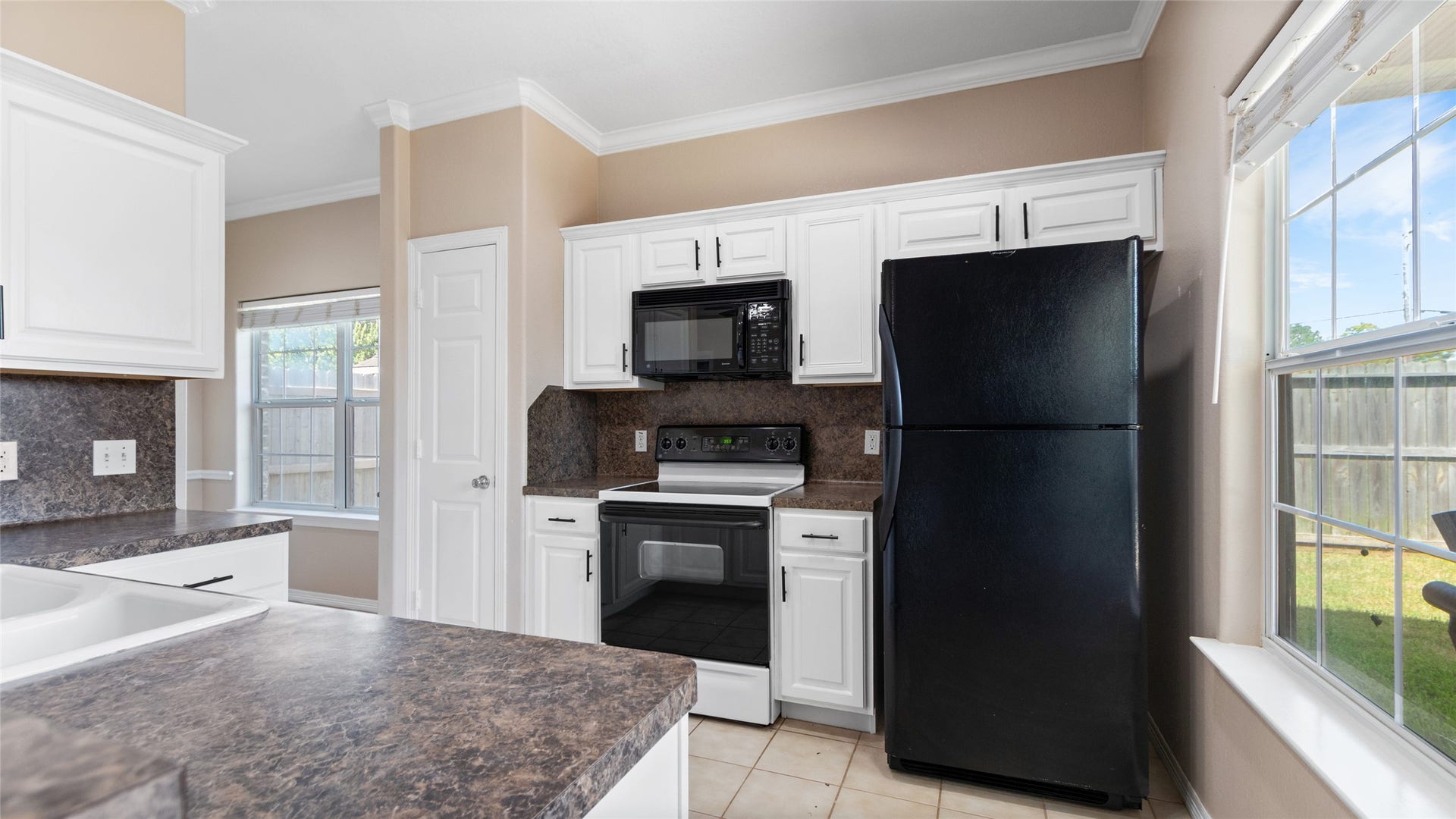 13318 Colton Lane, Santa Fe, TX 77510 Kitchen