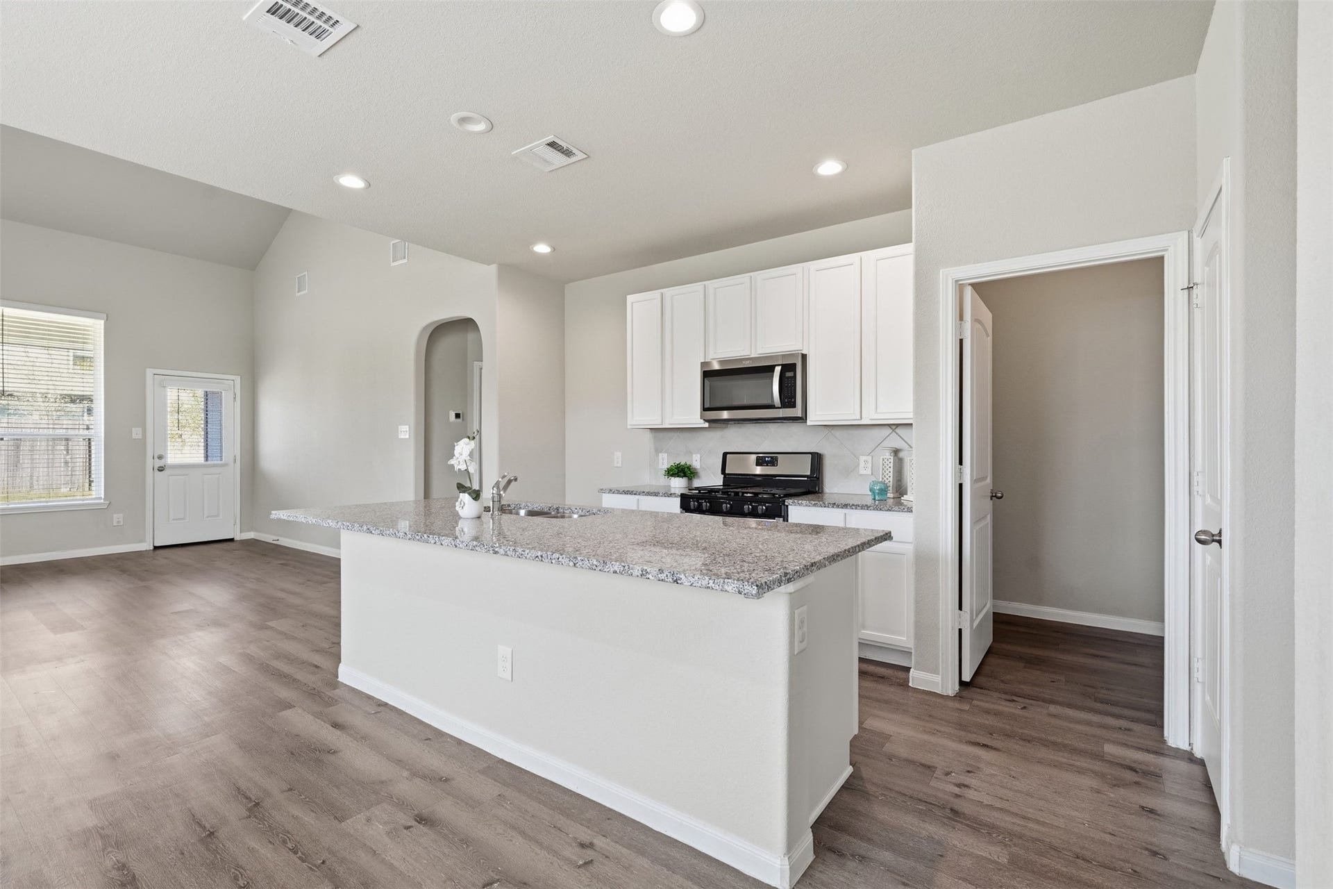 3605 Cub Drive, Conroe, TX 77301 3605 Cub Drive, Conroe, TX 77301