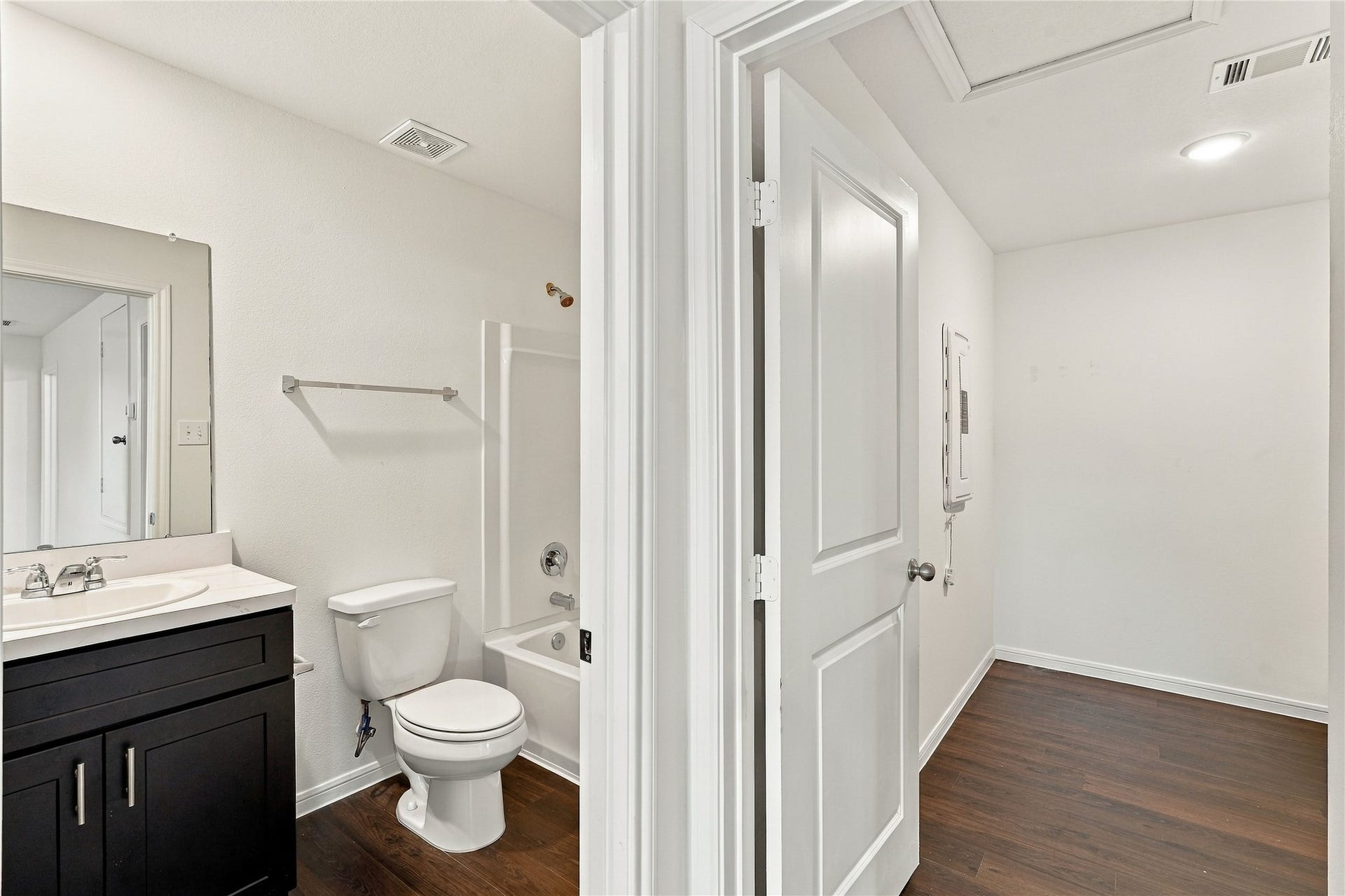 21522 Austell Pond Drive, Porter, TX 77365 Full Bathroom & Utility Room upstairs (BRAND NEW Full Sized Washer & Dryer included!)