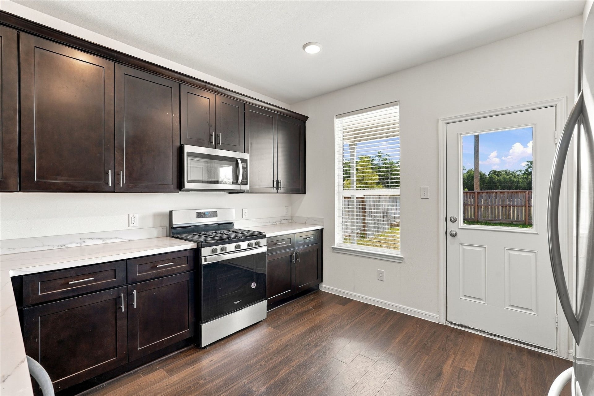 21522 Austell Pond Drive, Porter, TX 77365 Stainless Steel appliances