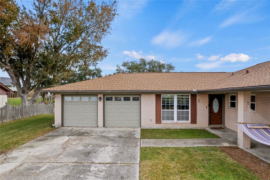 Property photo for 214 Yaupon Drive, Baytown, TX