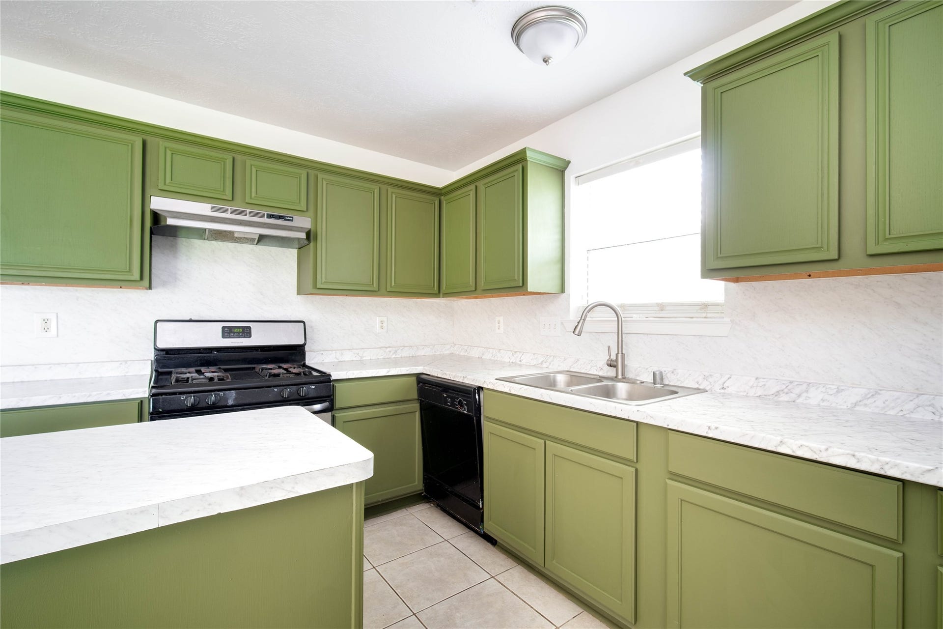 22810 W Waterlake Drive, Richmond, TX 77406