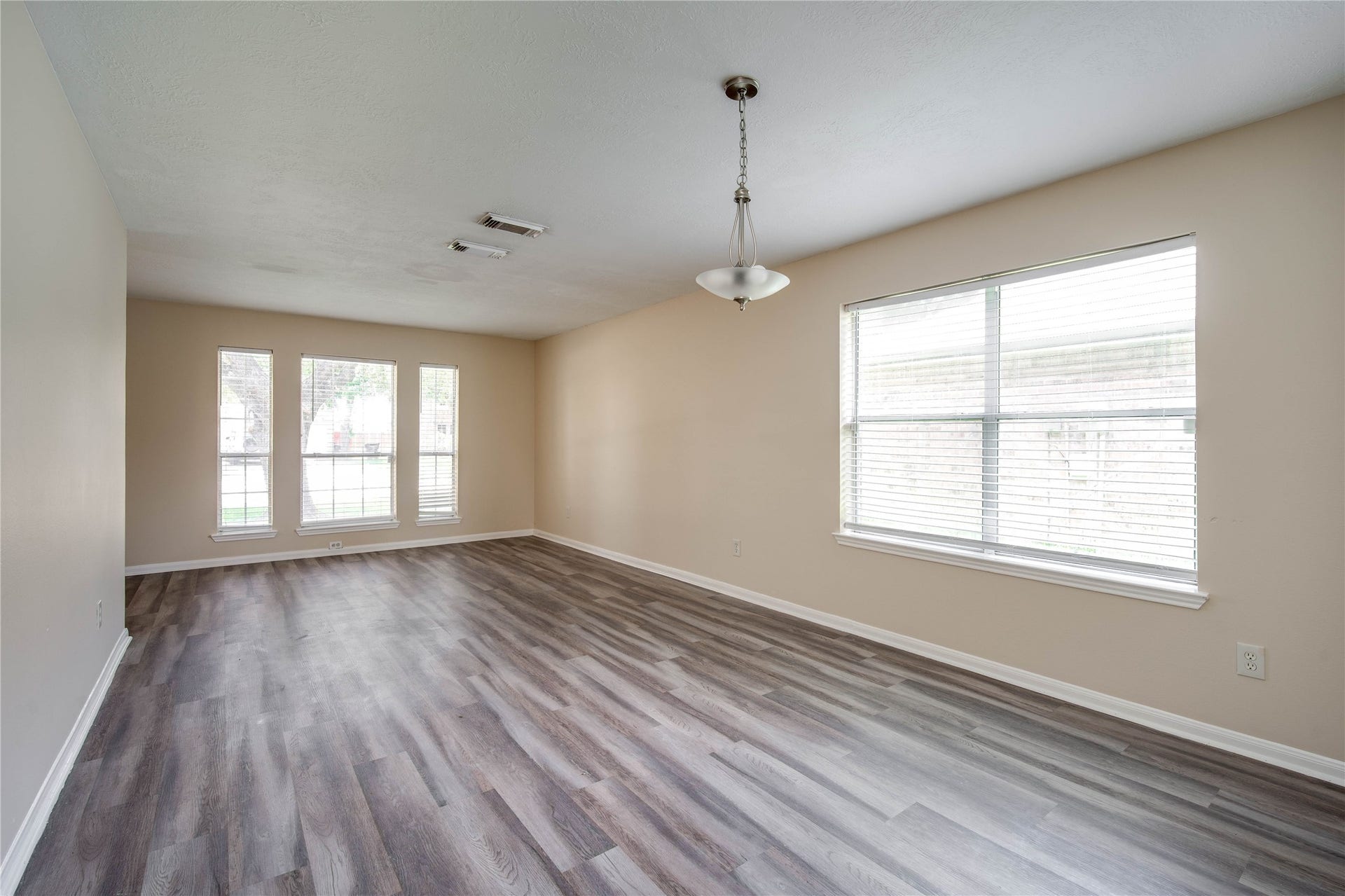 22810 W Waterlake Drive, Richmond, TX 77406