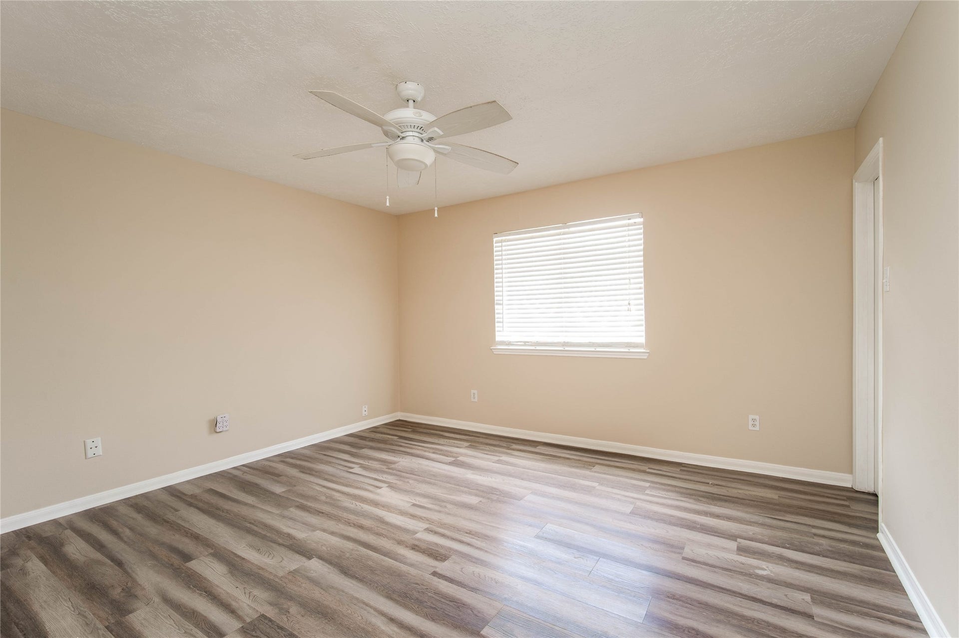 22810 W Waterlake Drive, Richmond, TX 77406