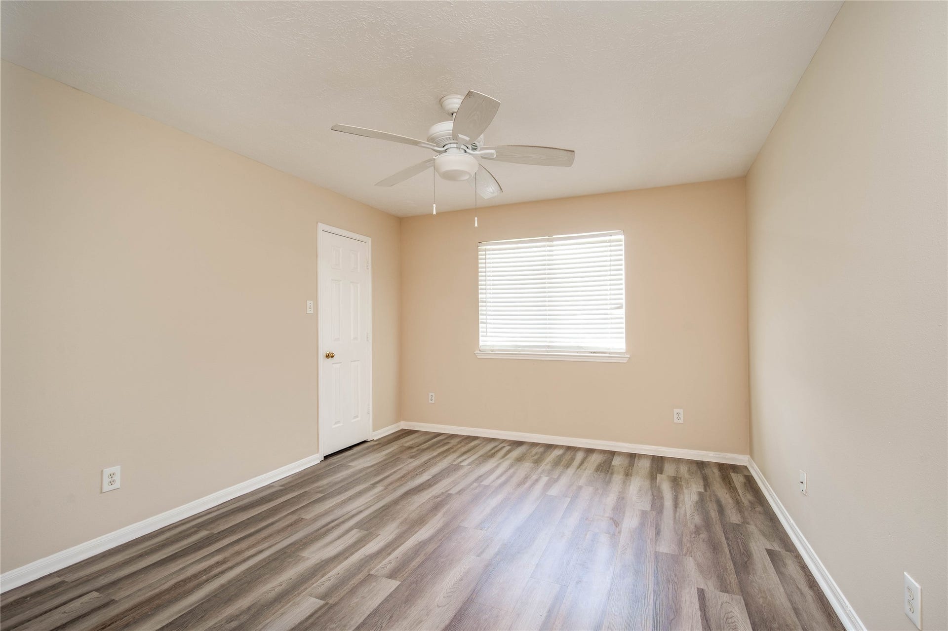 22810 W Waterlake Drive, Richmond, TX 77406