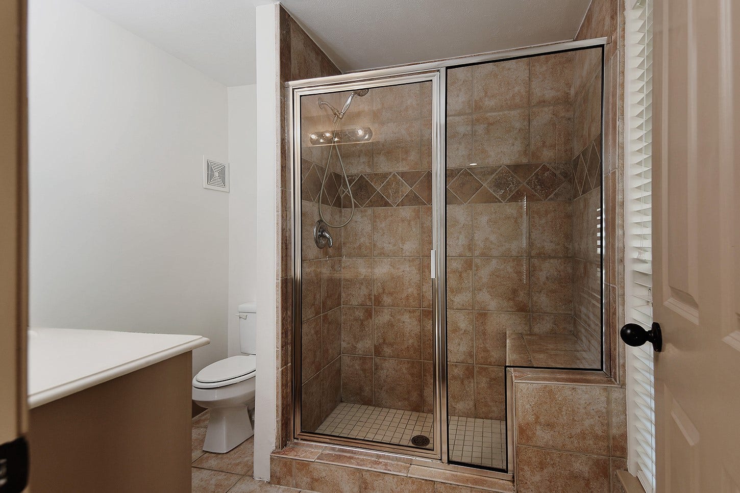En-suite Bathroom on 1st floor