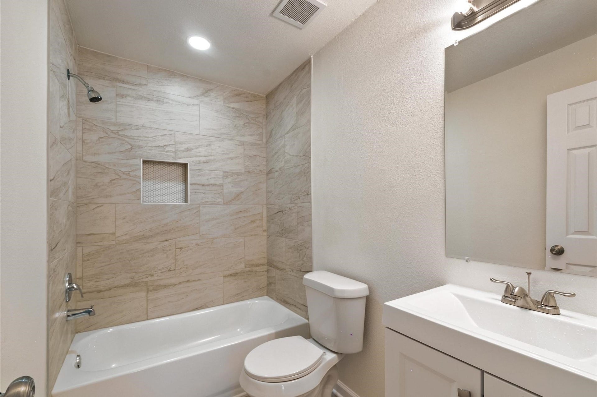1803 Cardinal Drive, League City, TX 77573 1803 Cardinal Drive, League City, TX 77573