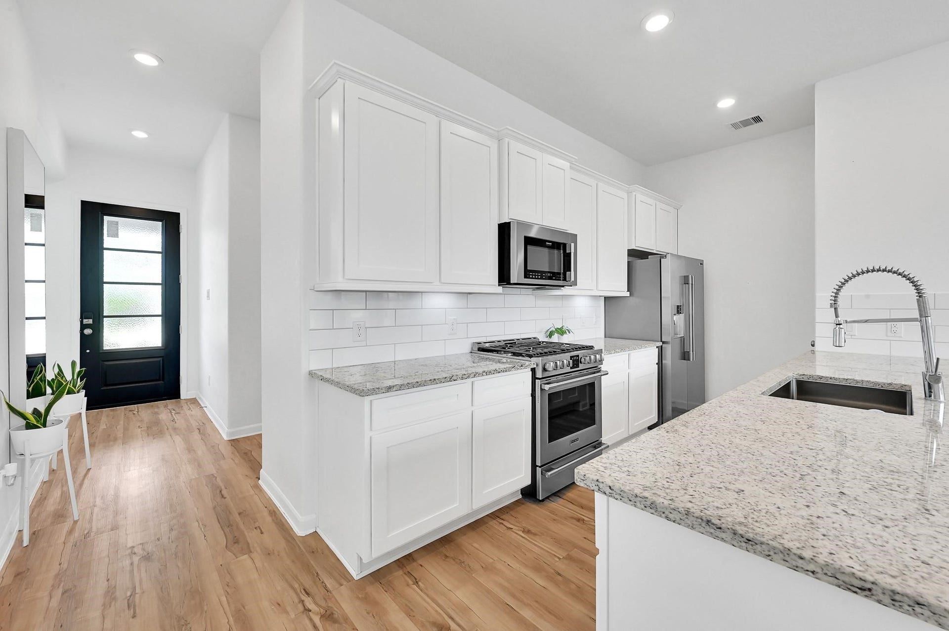 4027 Balboa Drive, Iowa Colony, TX 77583