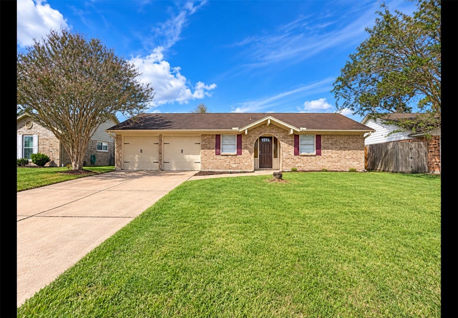 Property photo for 2114 S Yorktown Court S, League City, TX