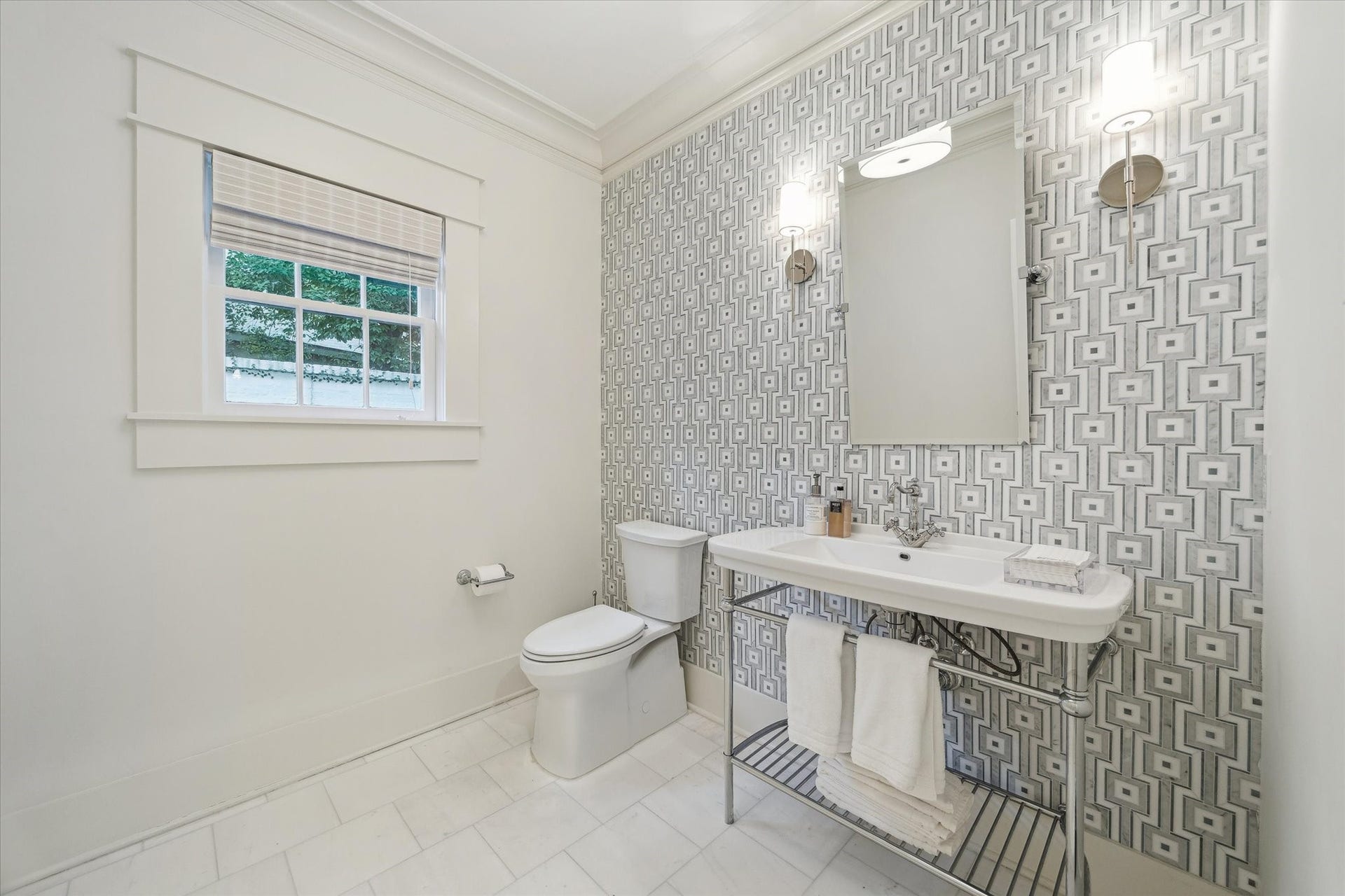 1702 South Boulevard, Houston, TX 77098 A large half bathroom gives you room to make a strong design statement.