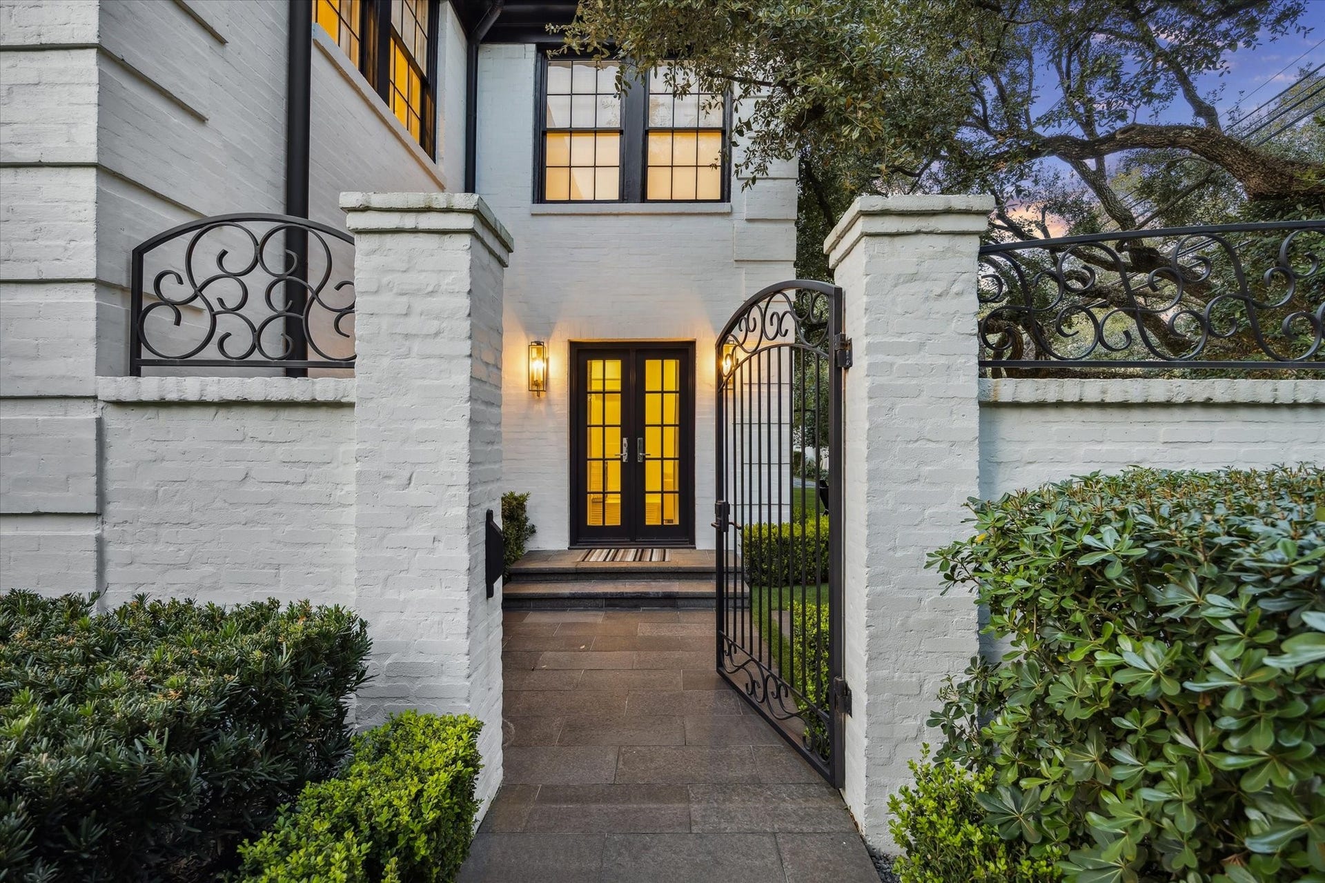 1702 South Boulevard, Houston, TX 77098 1702 South Boulevard, Houston, TX 77098