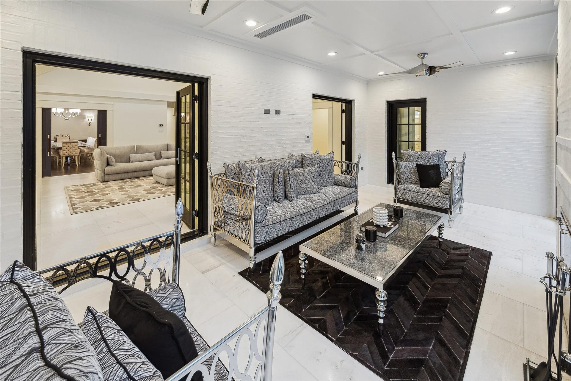 1702 South Boulevard, Houston, TX 77098 1702 South Boulevard, Houston, TX 77098