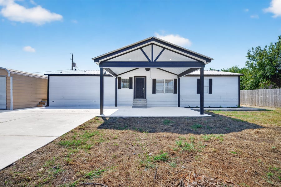 Property photo for 2426 N Battlebell Road, Highlands, TX