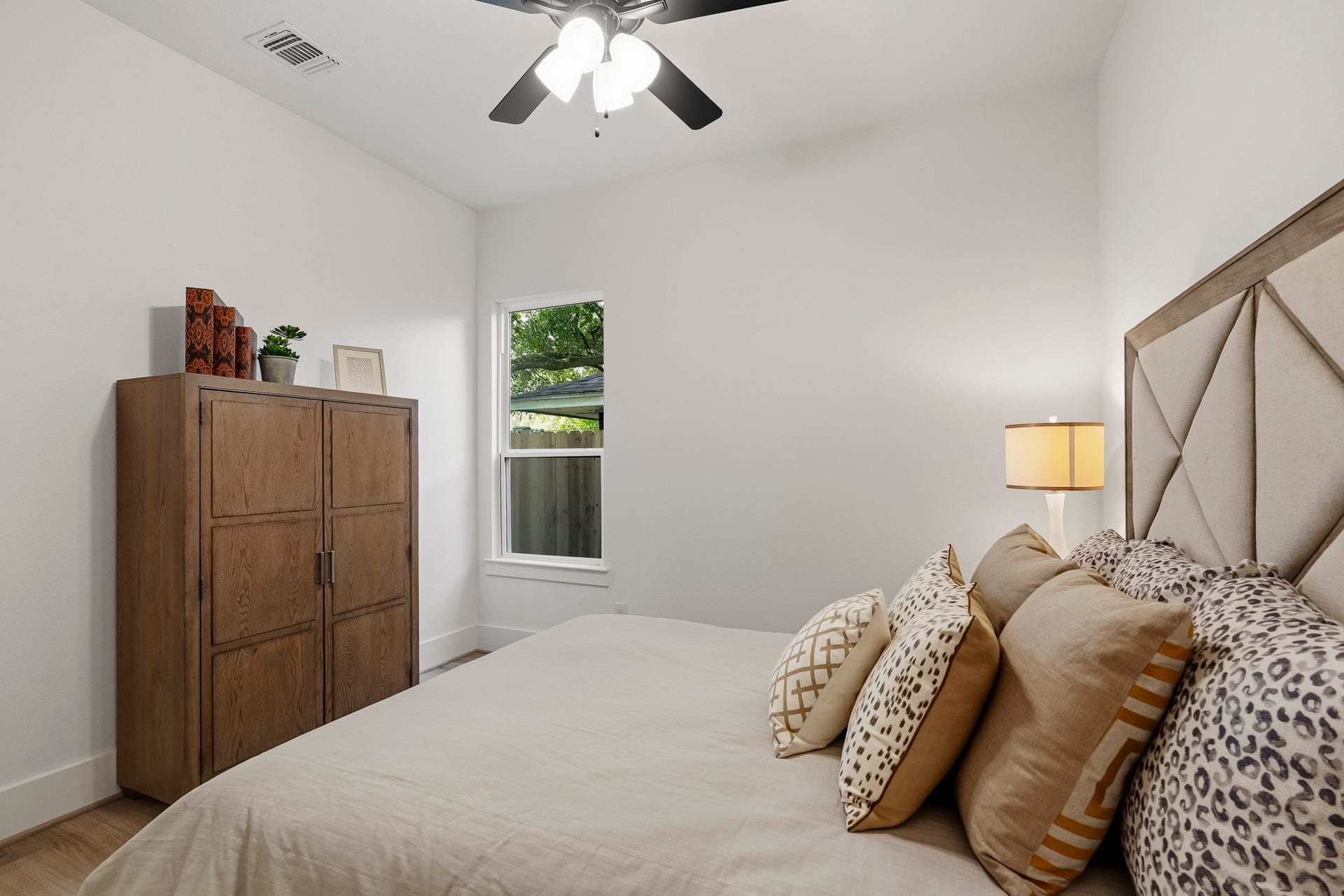 5109 Lido Lane, Houston, TX 77092 5109 Lido Lane, Houston, TX 77092