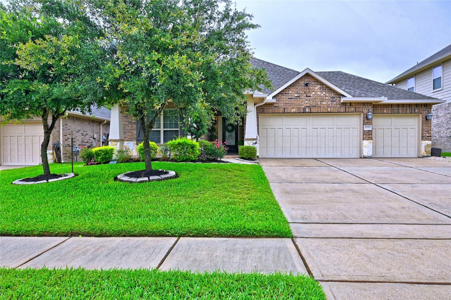 Property photo for 23118 Southern Brook Trail, Spring, TX