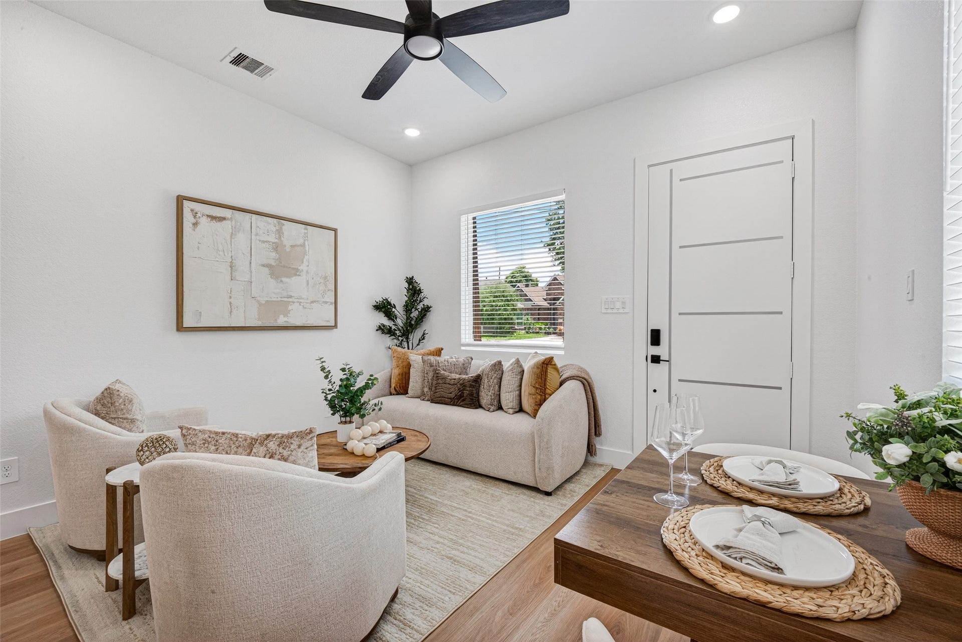7836 Nashville St Unit A/B Street, Houston, TX 77028 Living and dining area