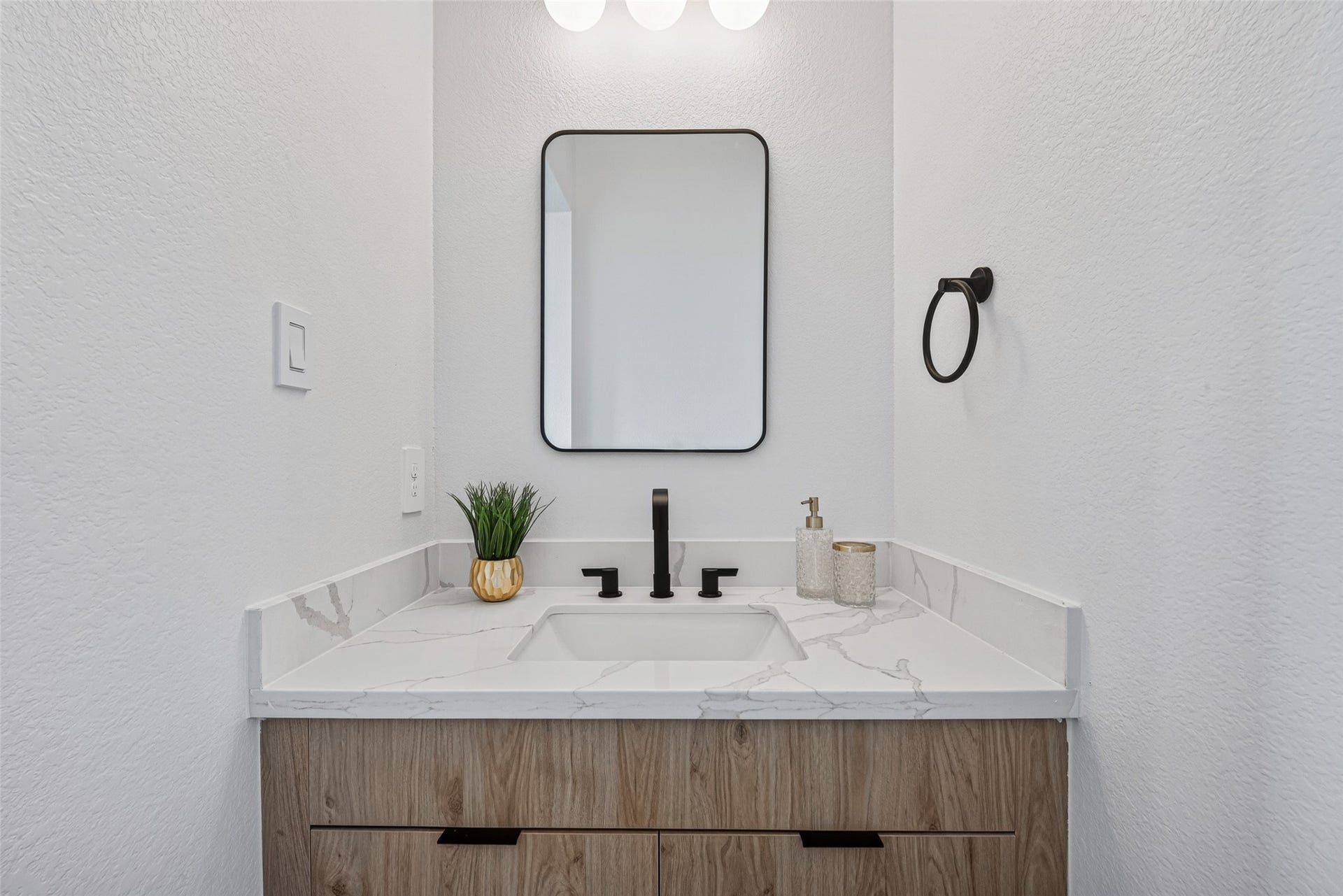 7836 Nashville St Unit A/B Street, Houston, TX 77028 Vanity for Jack and Jill bath