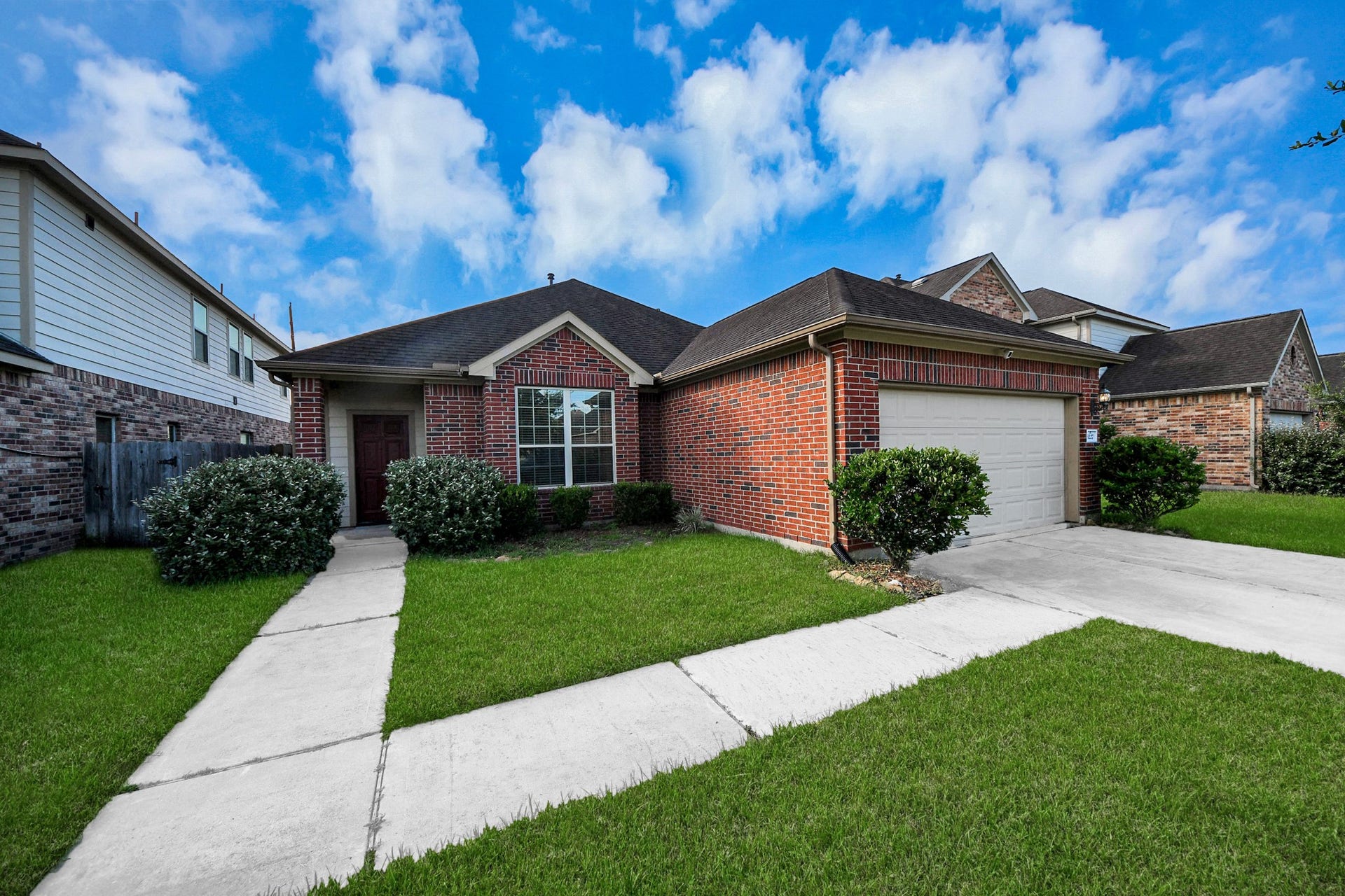 3227 Selene Drive, Missouri City, TX 77459 Front Exterior Angle