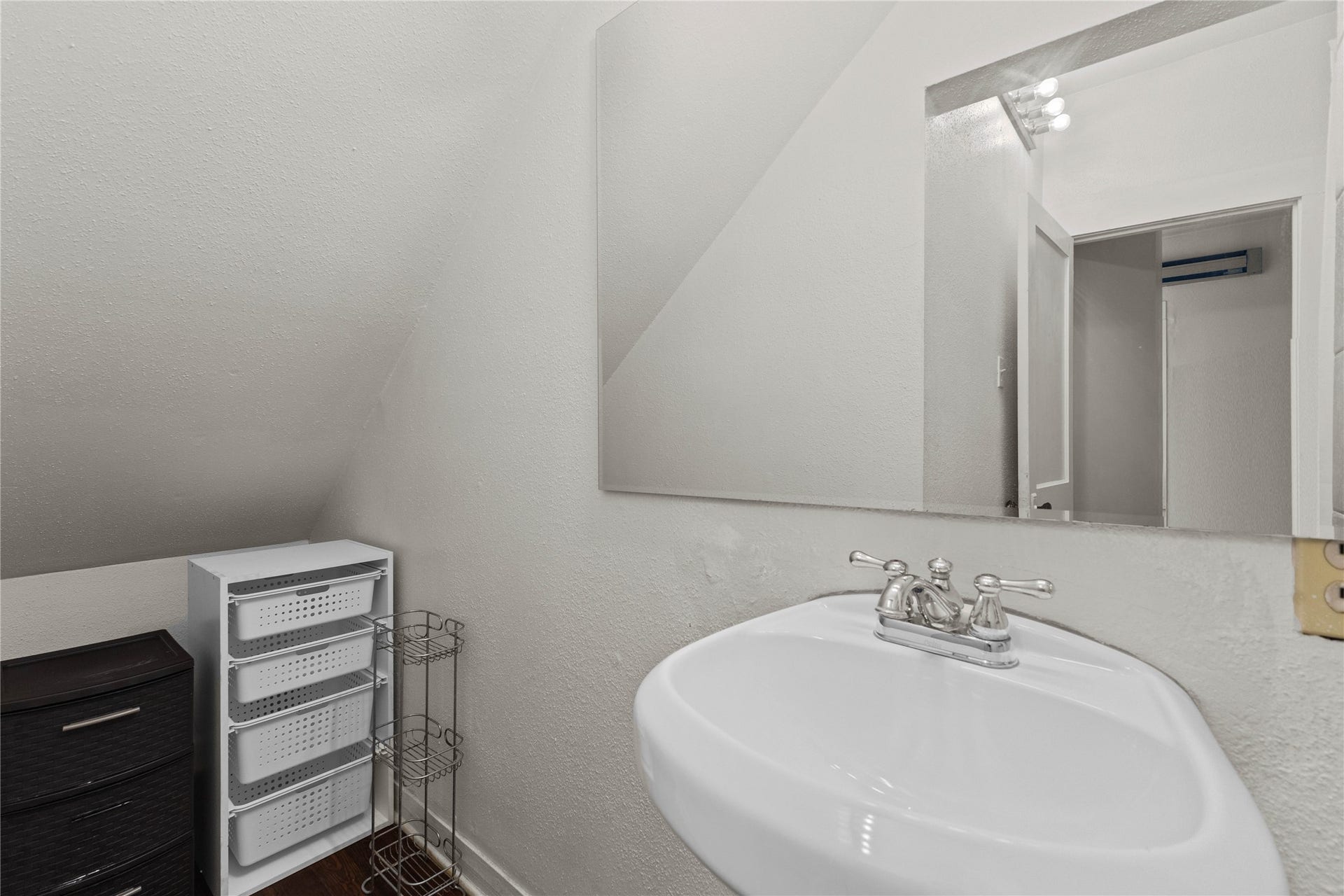 2511 Whitney, #A, Houston, TX 77006 2511 Whitney, #A, Houston, TX 77006