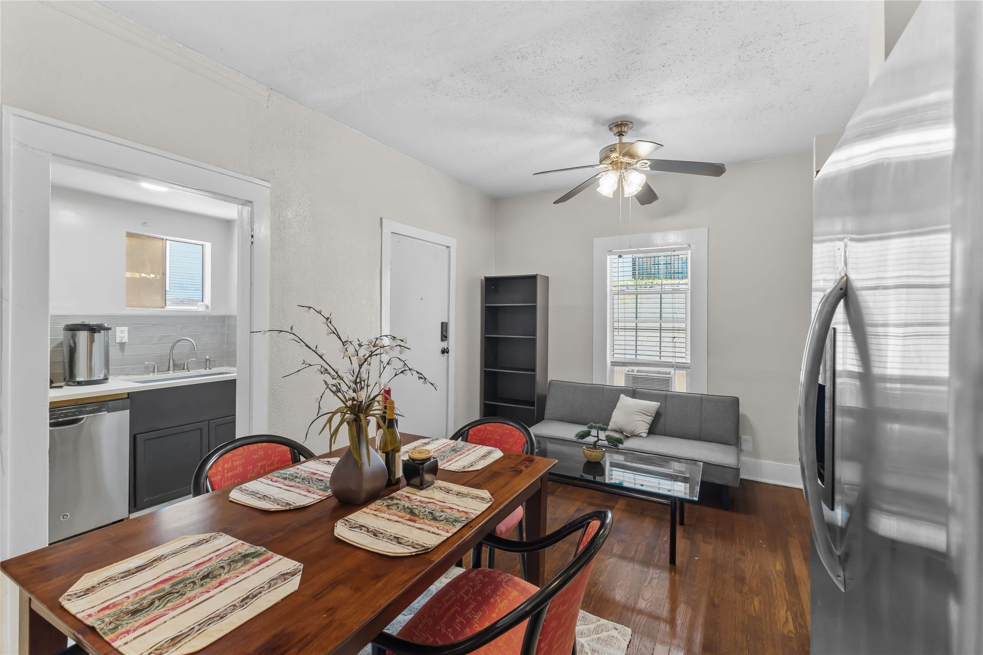 2511 Whitney, #A, Houston, TX 77006 2511 Whitney, #A, Houston, TX 77006
