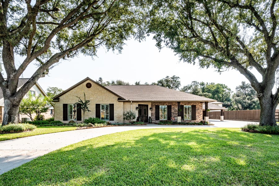 Property photo for 2613 Luella Avenue, Deer Park, TX