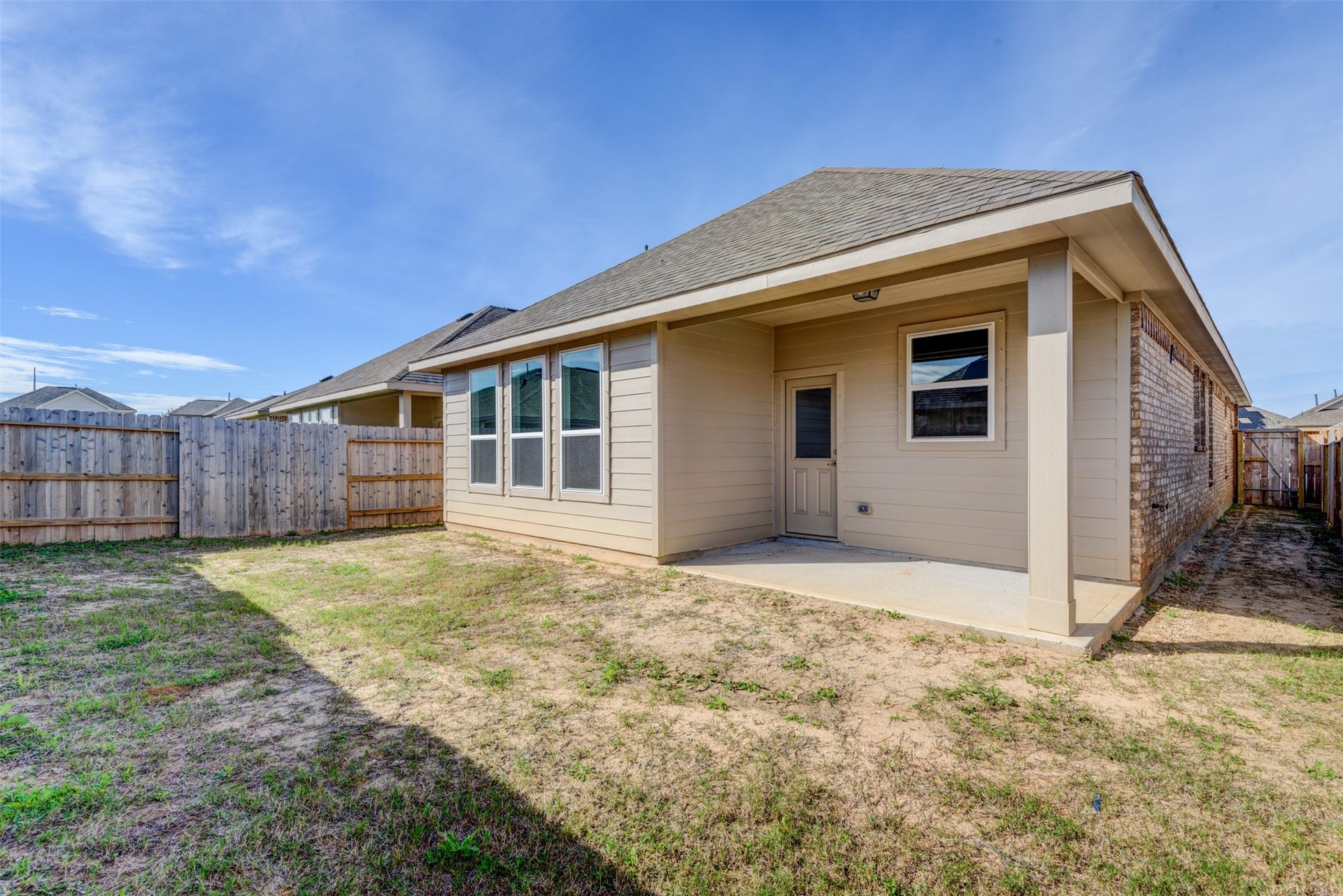 2202 Windy Grove Drive, Texas City, TX 77568 Covered patio & fenced backyard
