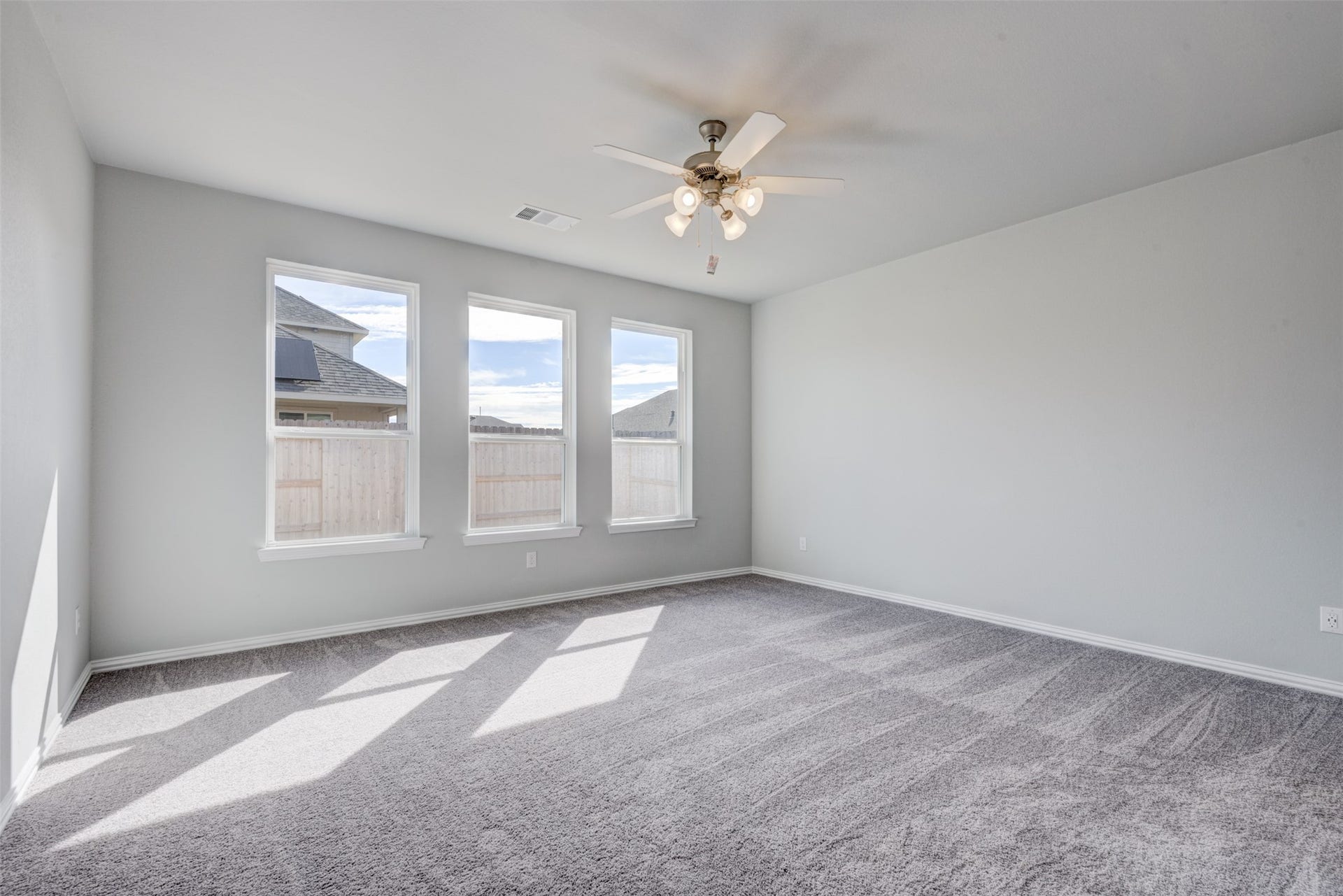 2202 Windy Grove Drive, Texas City, TX 77568 Spacious primary bedroom