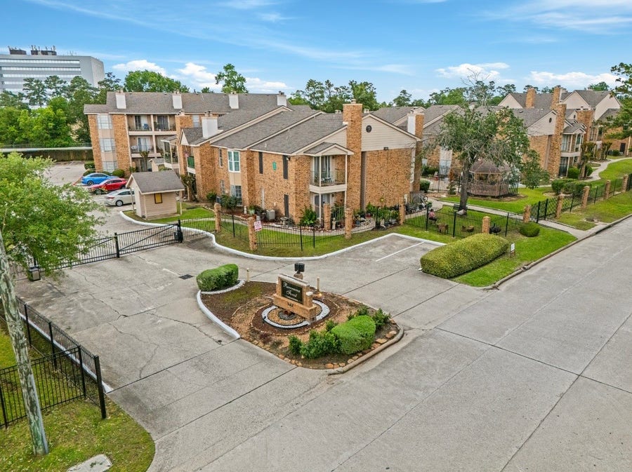 Property photo for 3770 Lovers Wood Lane, #807, Houston, TX