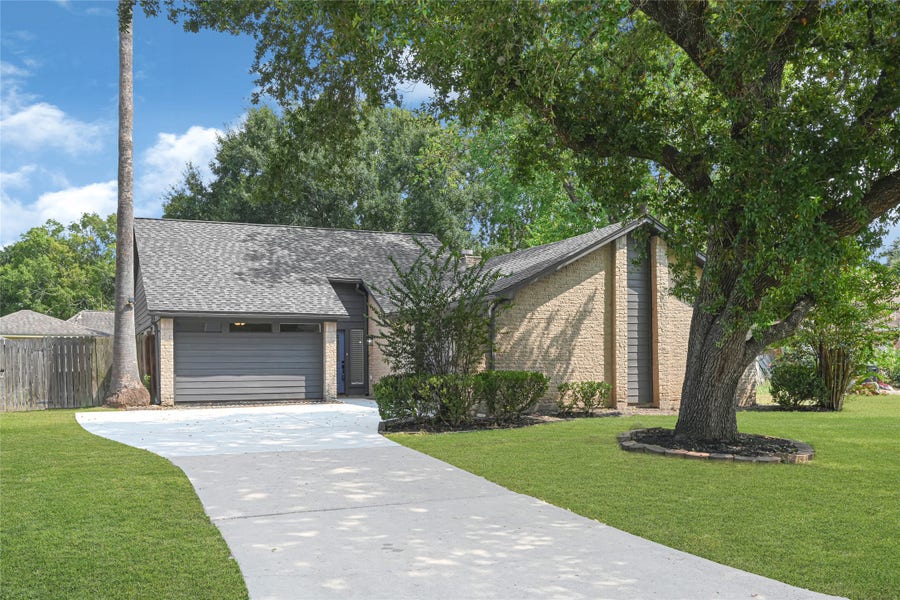 Property photo for 2314 Bright Meadows Drive, Missouri City, TX