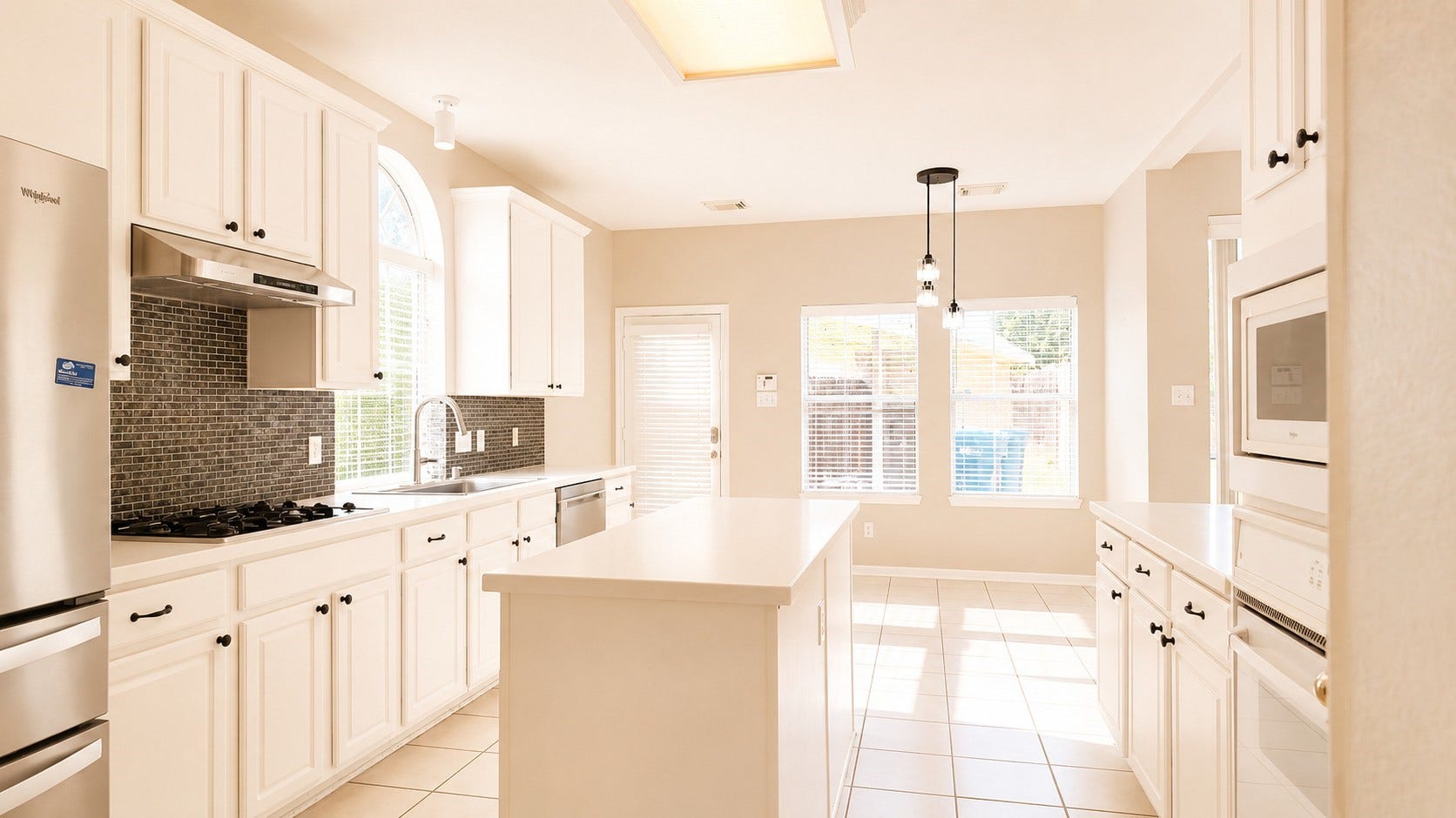 2438 Weatherford Drive, Pearland, TX 77584 2438 Weatherford Drive, Pearland, TX 77584