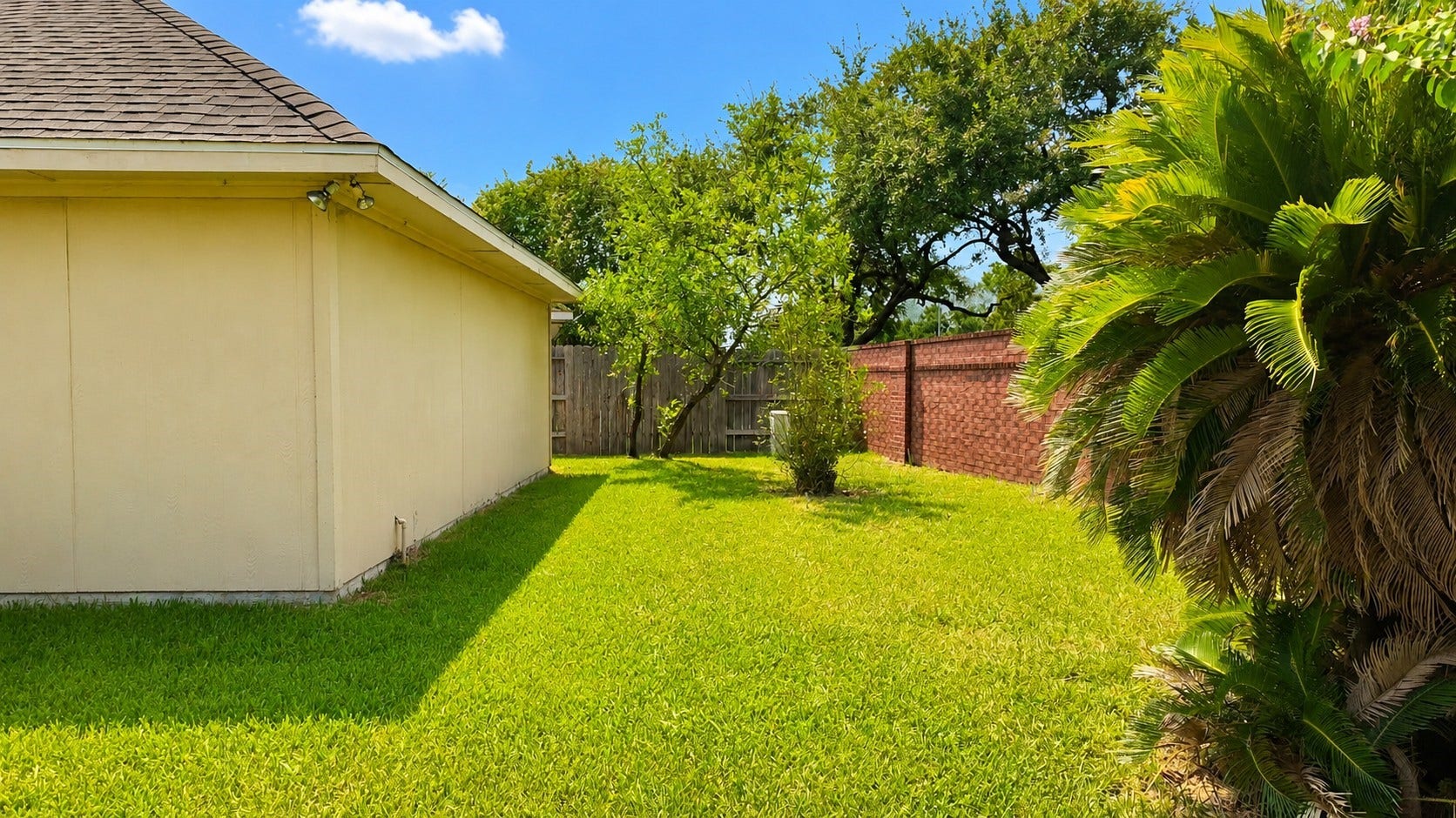 2438 Weatherford Drive, Pearland, TX 77584 2438 Weatherford Drive, Pearland, TX 77584
