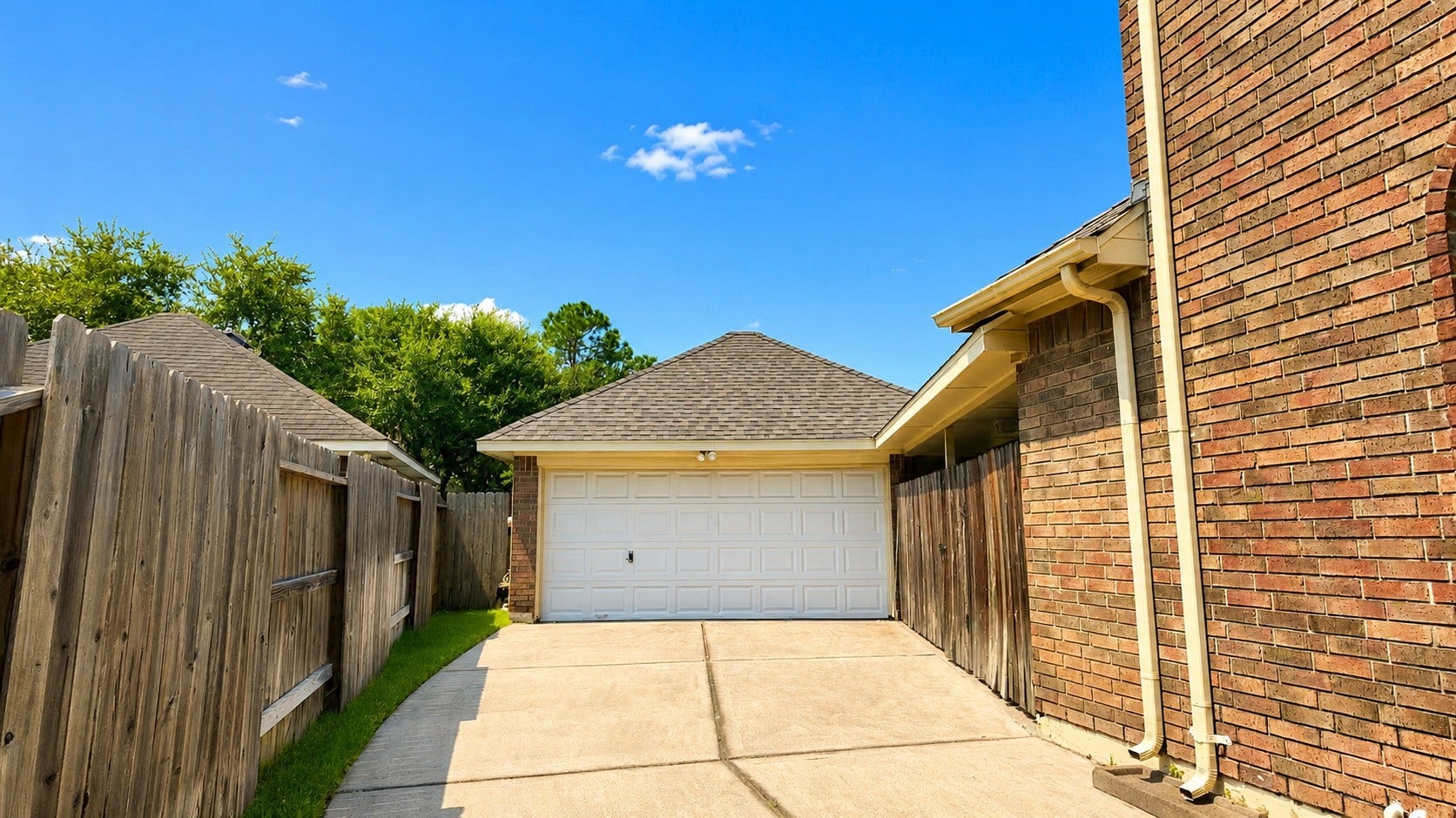 2438 Weatherford Drive, Pearland, TX 77584 2438 Weatherford Drive, Pearland, TX 77584