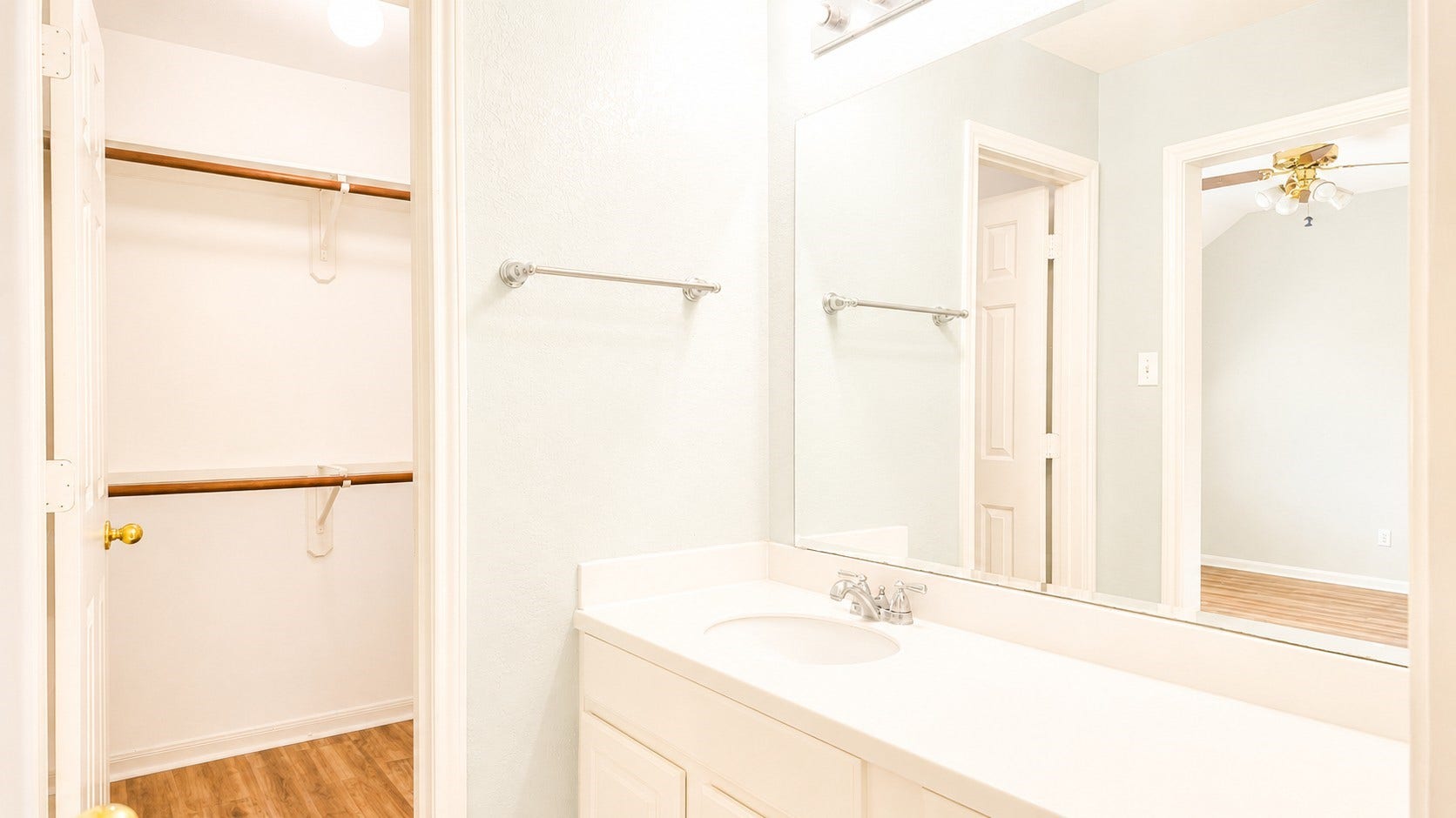 2438 Weatherford Drive, Pearland, TX 77584 2438 Weatherford Drive, Pearland, TX 77584
