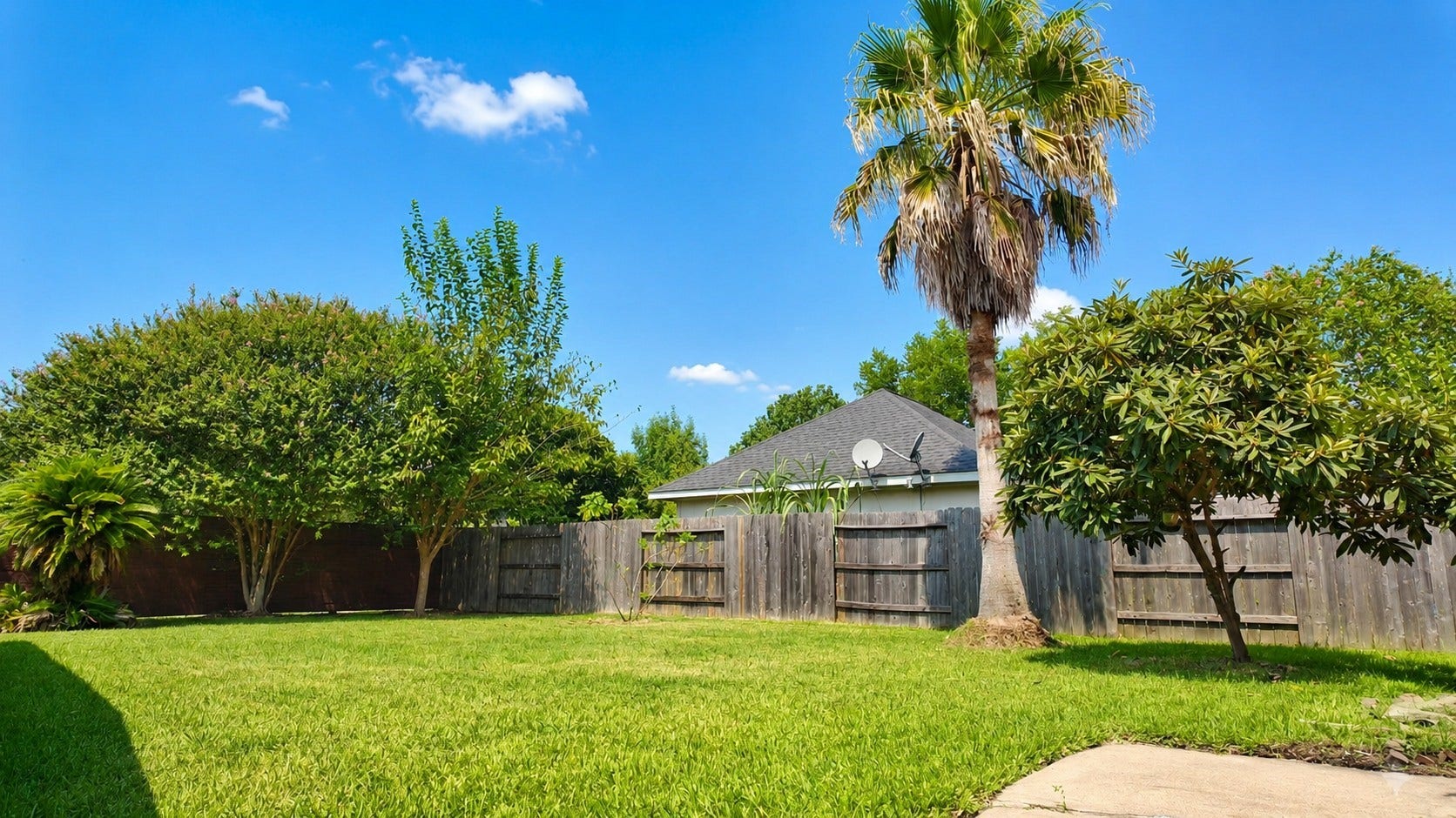 2438 Weatherford Drive, Pearland, TX 77584 2438 Weatherford Drive, Pearland, TX 77584