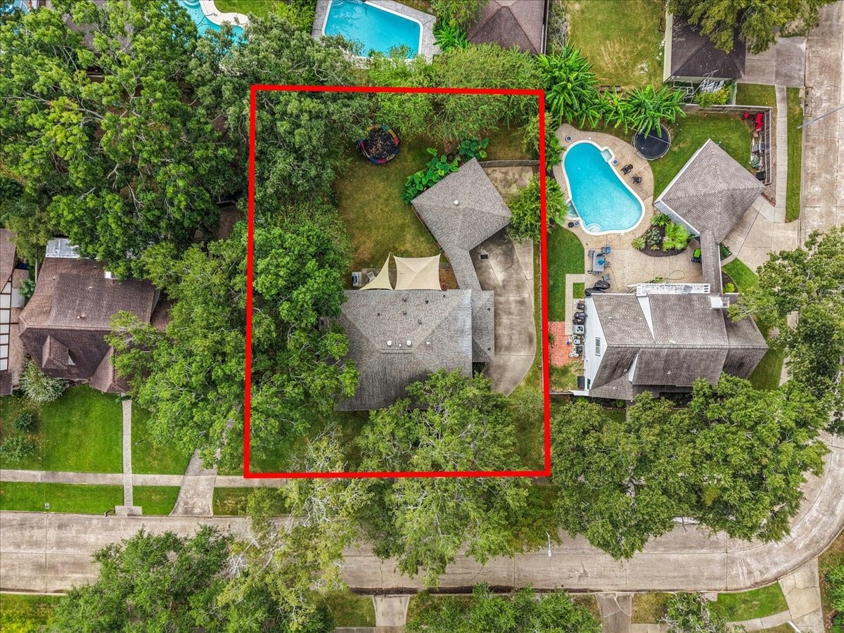 15710 Crestbrook Drive, Houston, TX 77059 15710 Crestbrook Drive, Houston, TX 77059