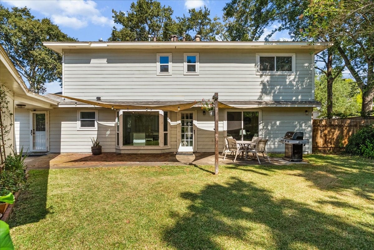 15710 Crestbrook Drive, Houston, TX 77059 15710 Crestbrook Drive, Houston, TX 77059